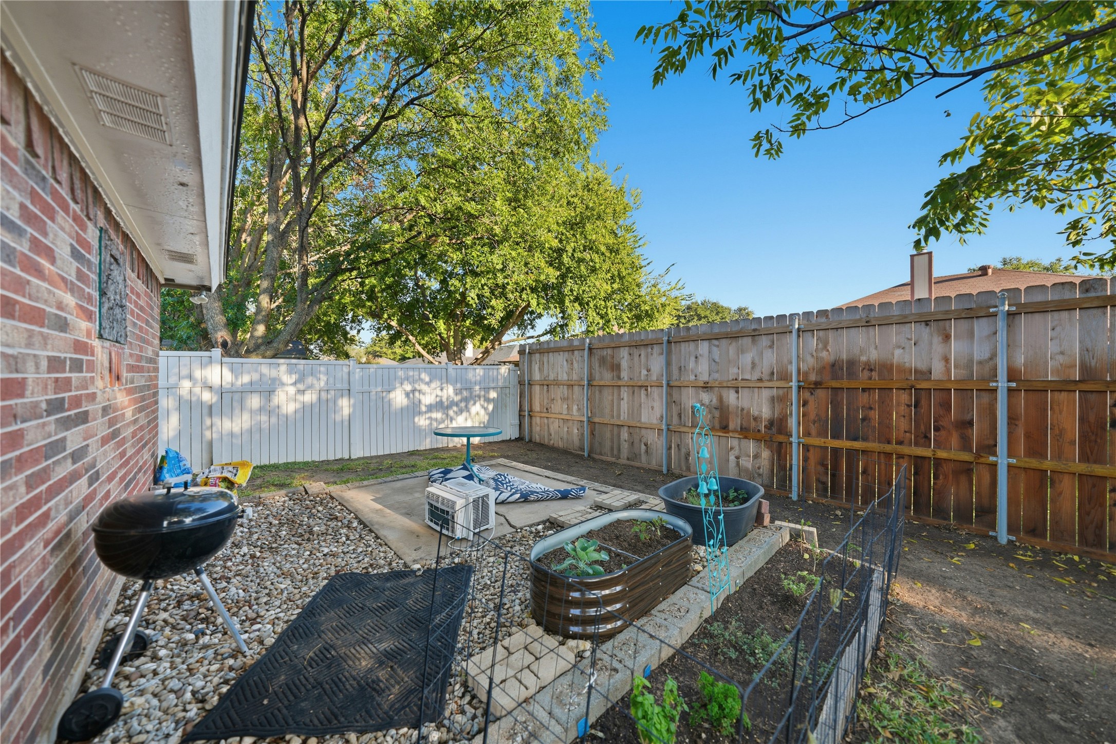 1129 W Hills Terrace, Saginaw, TX, 76179