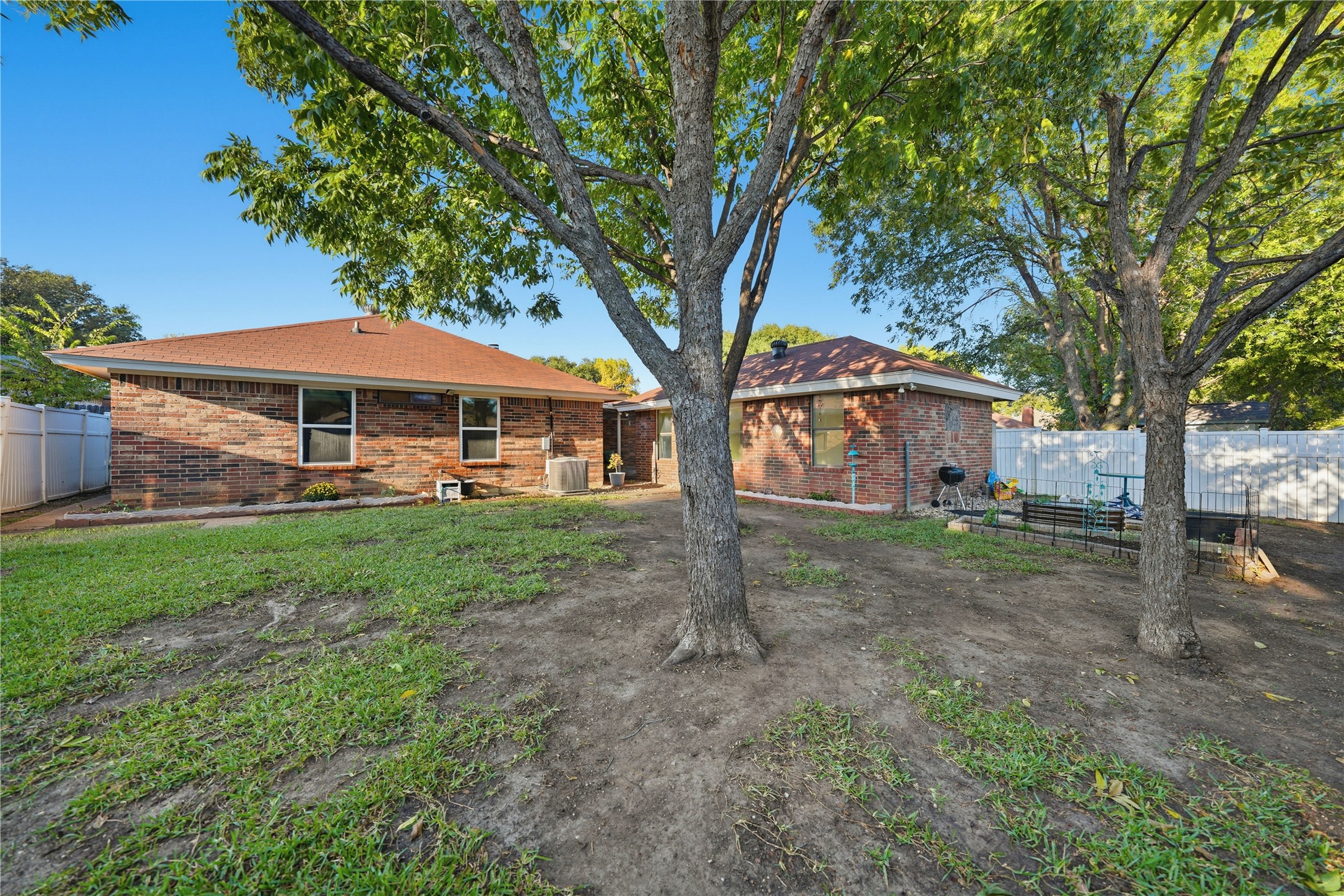 1129 W Hills Terrace, Saginaw, TX, 76179