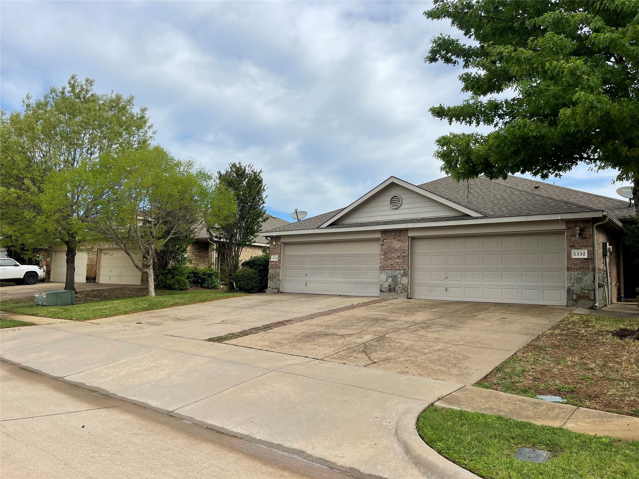 Property photo 01 of 1332 Piedmont Drive, Mansfield, TX 76063 | MLS #21228824