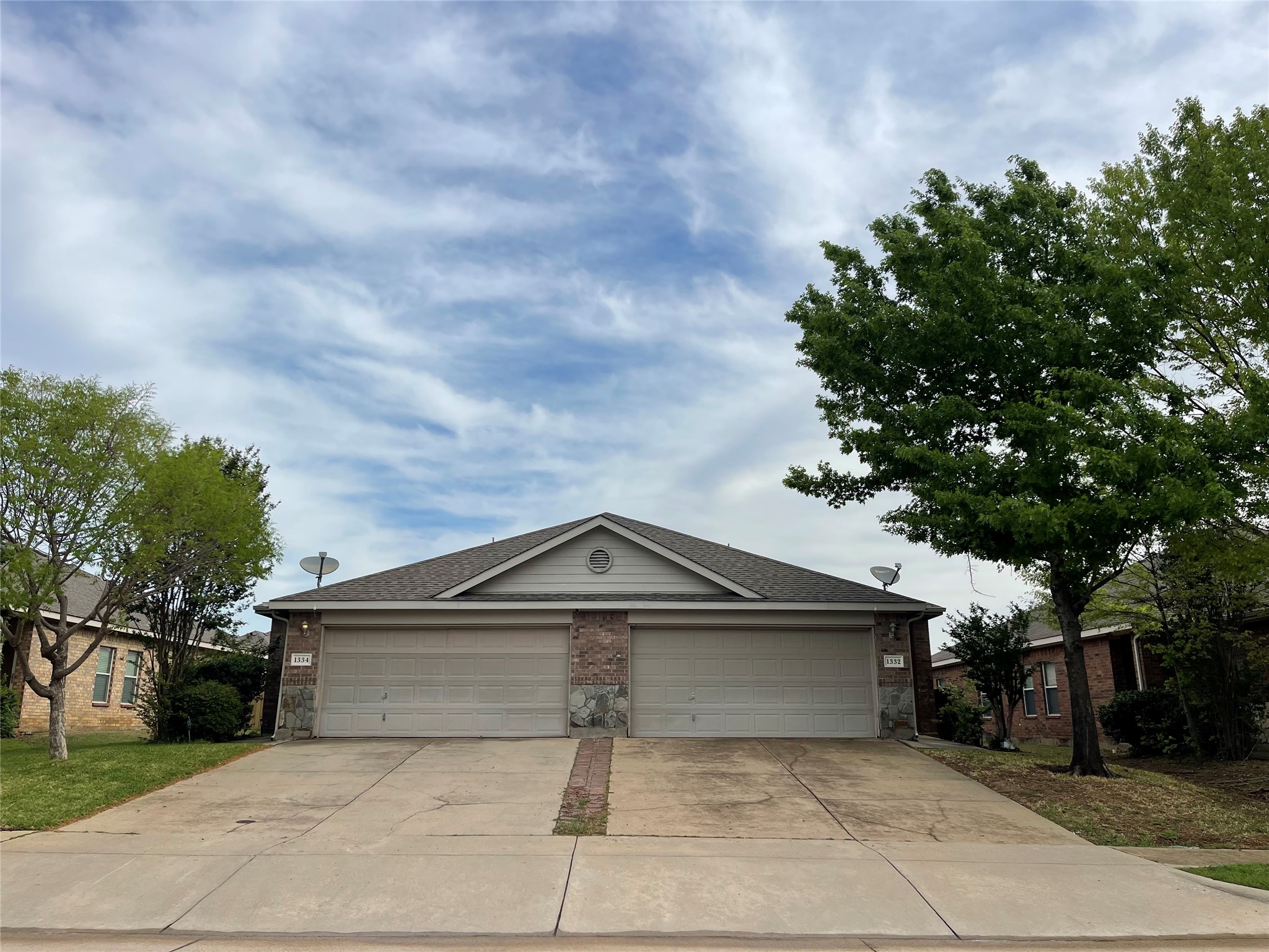 Property photo 03 of 1332 Piedmont Drive, Mansfield, TX 76063 | MLS #21228824