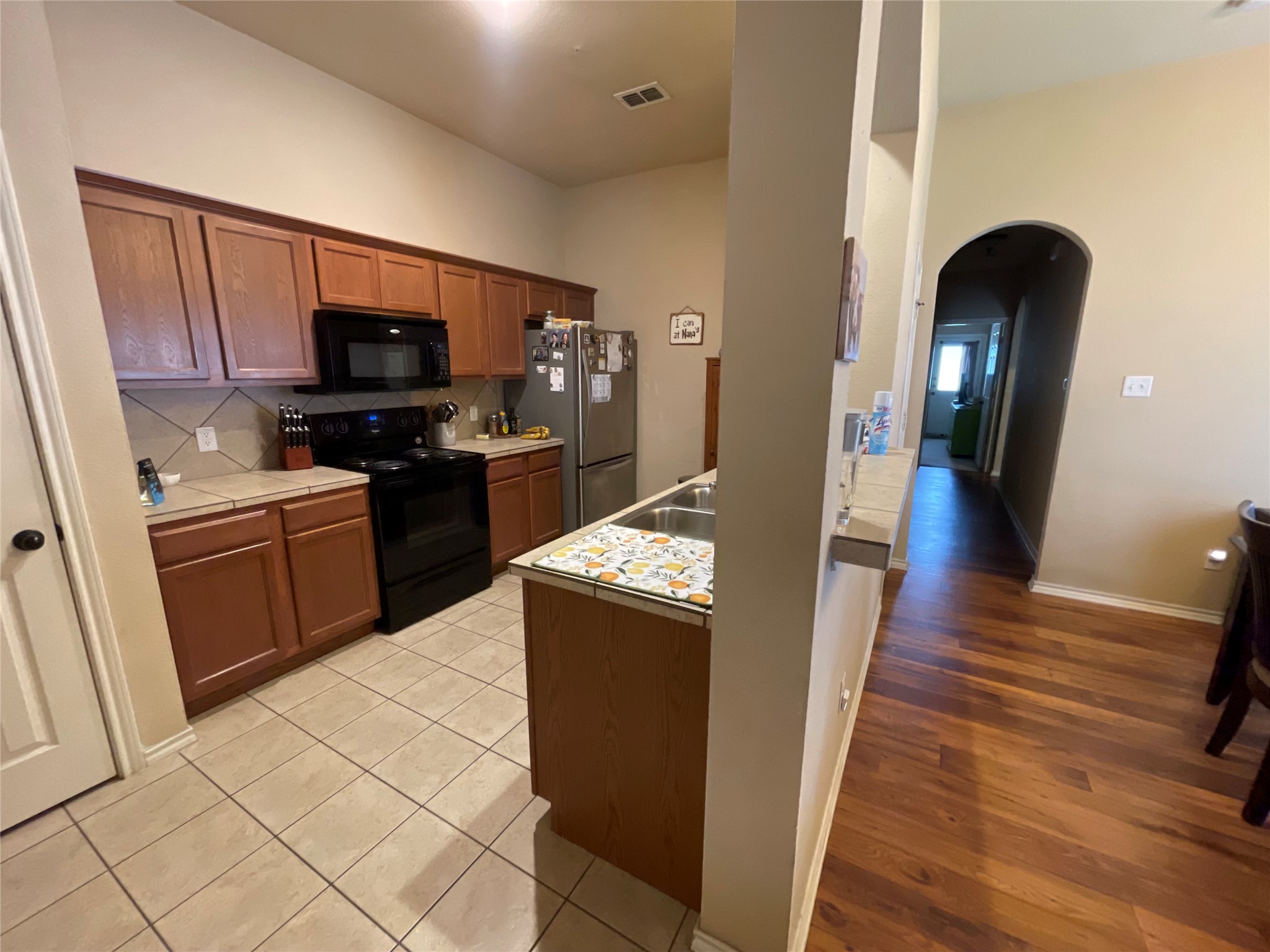 Property photo 04 of 1332 Piedmont Drive, Mansfield, TX 76063 | MLS #21228824
