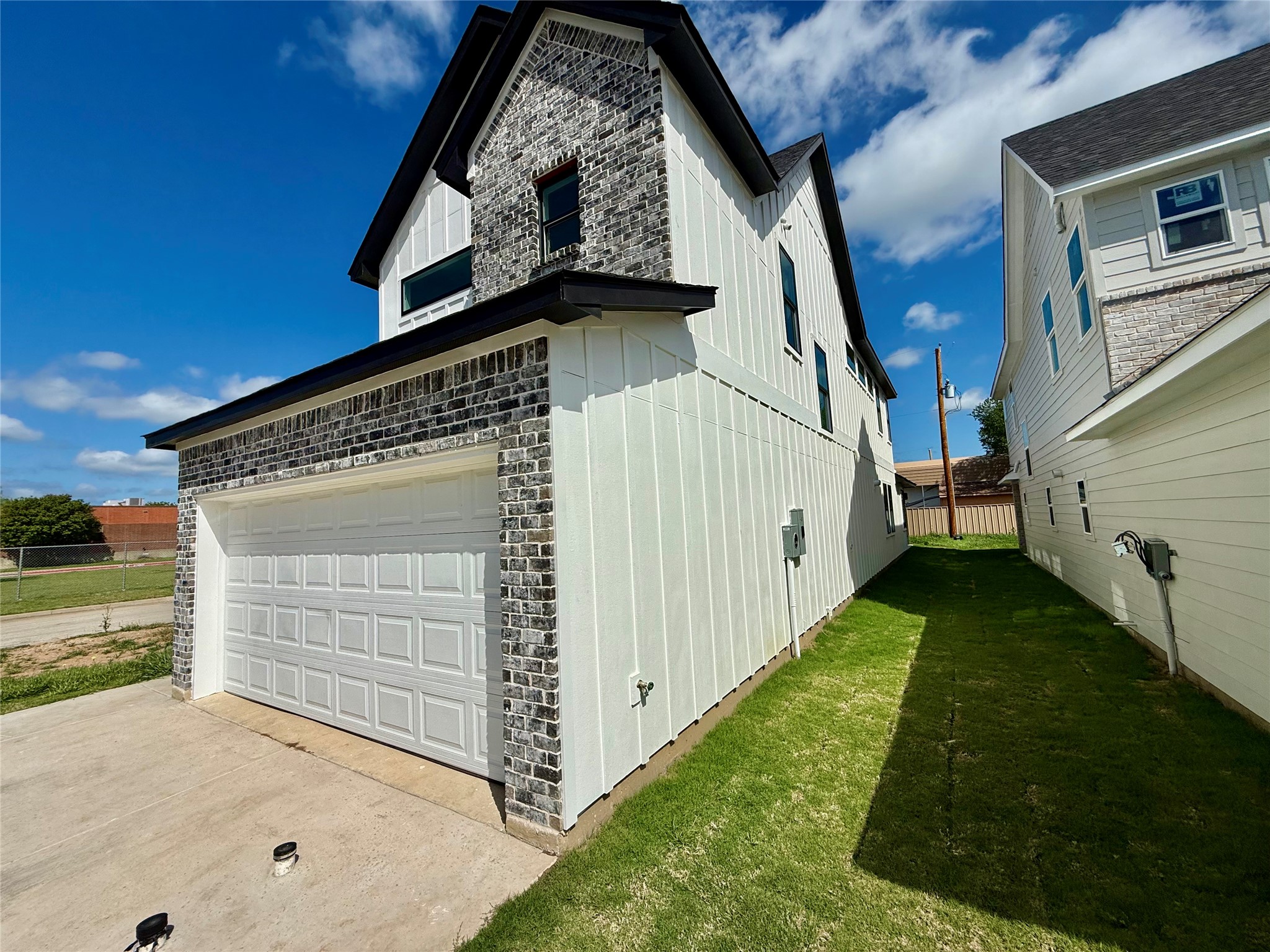 Property photo 03 of 216 SW 13th Street Mineral, Wells, TX 76067 | MLS #21228858