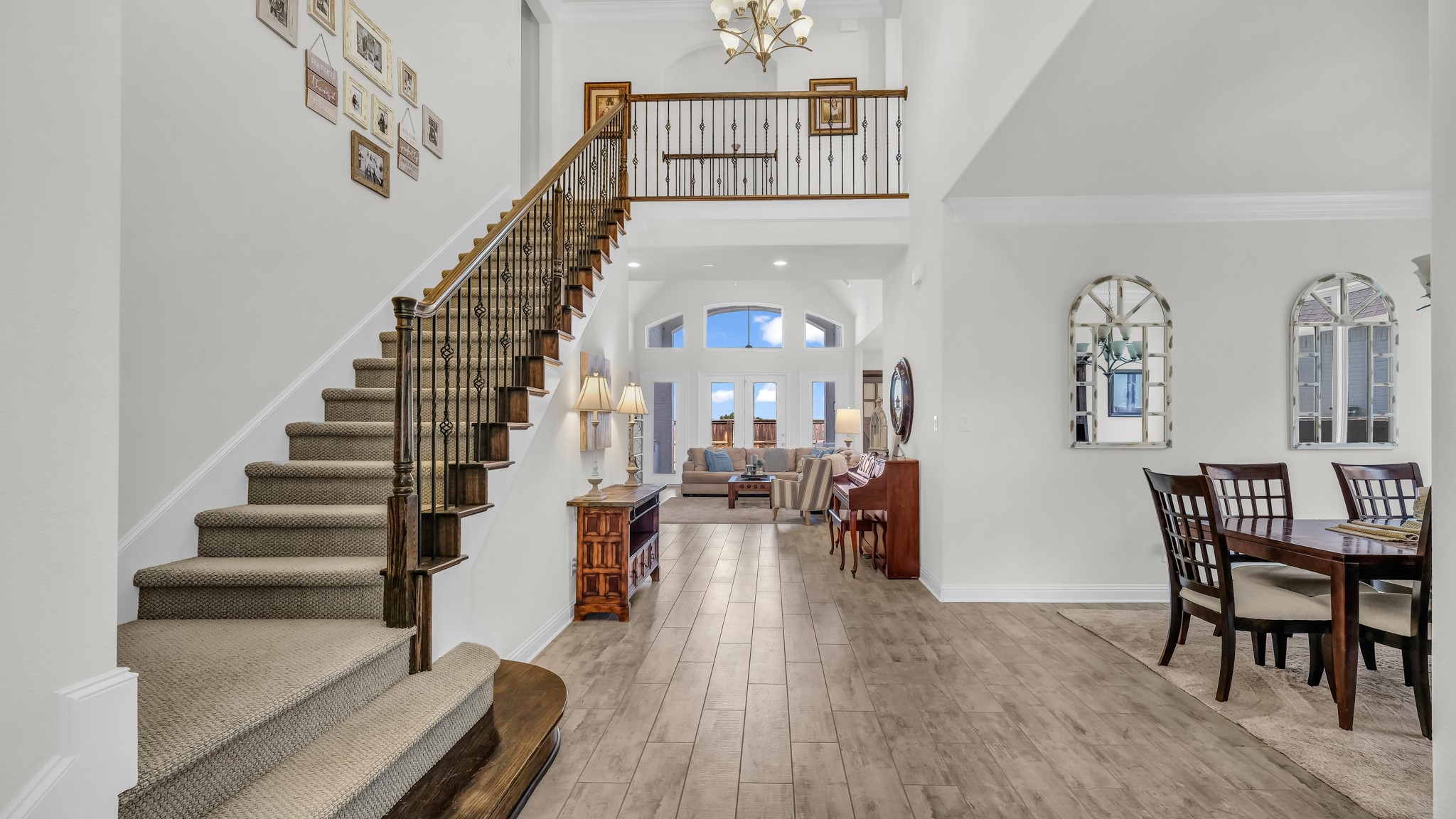1709 E Roundtree Circle, Fort Worth, TX, 76008