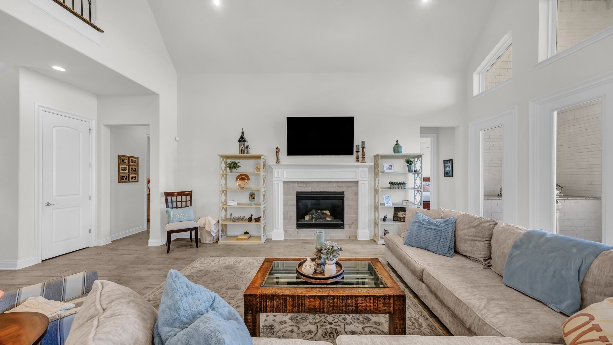 1709 E Roundtree Circle, Fort Worth, TX, 76008