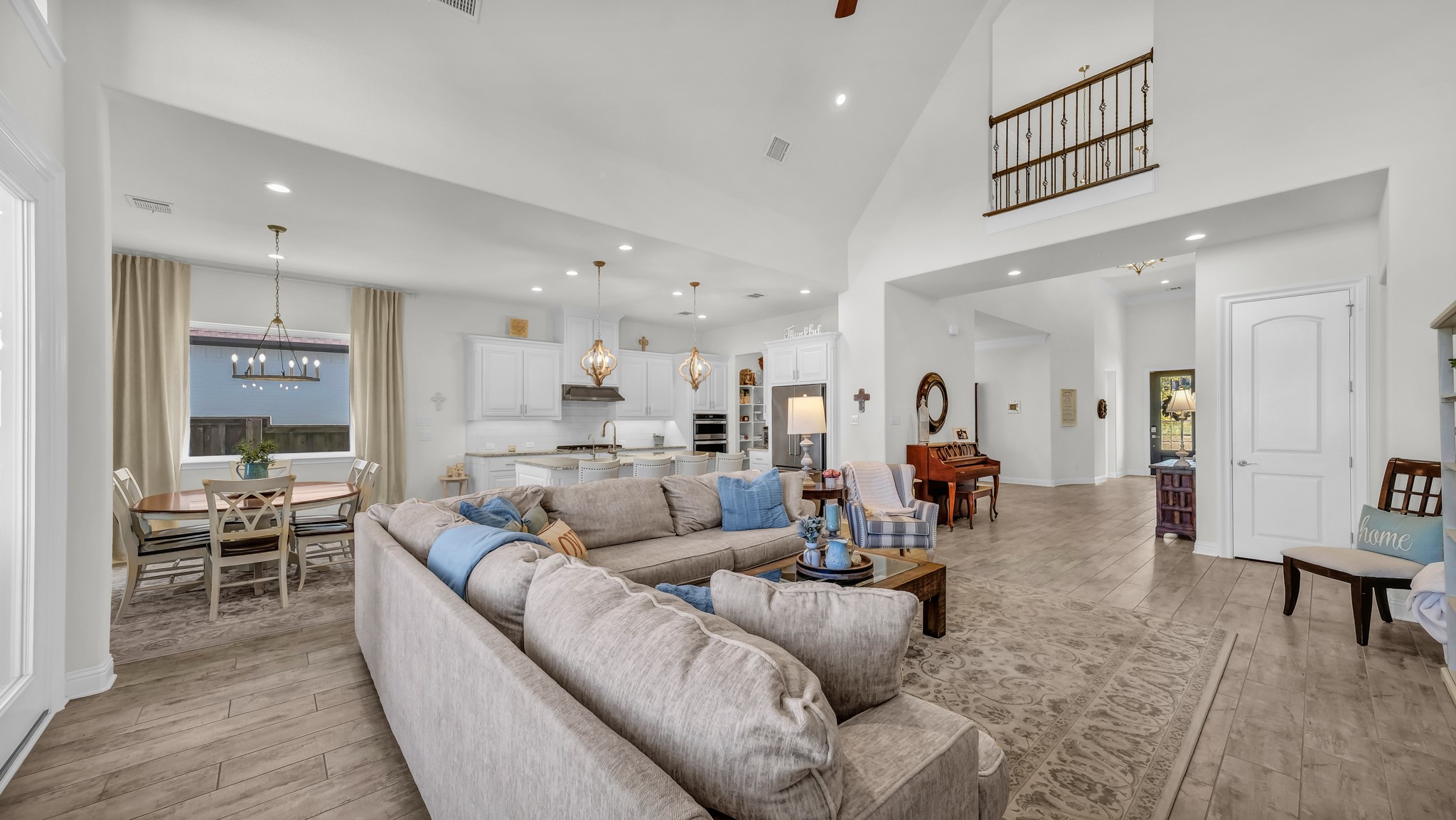 1709 E Roundtree Circle, Fort Worth, TX, 76008