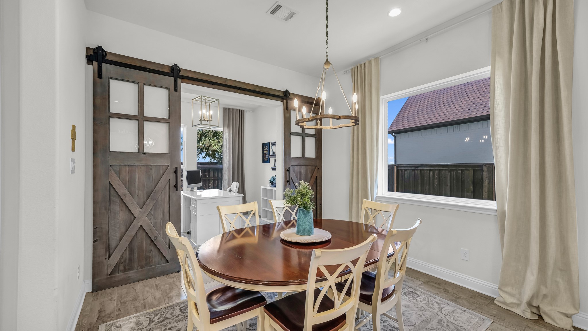 1709 E Roundtree Circle, Fort Worth, TX, 76008