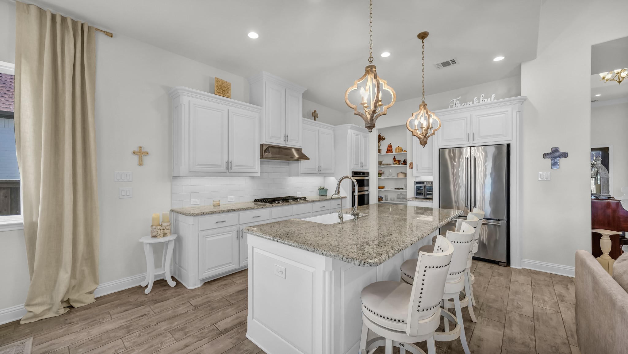 1709 E Roundtree Circle, Fort Worth, TX, 76008