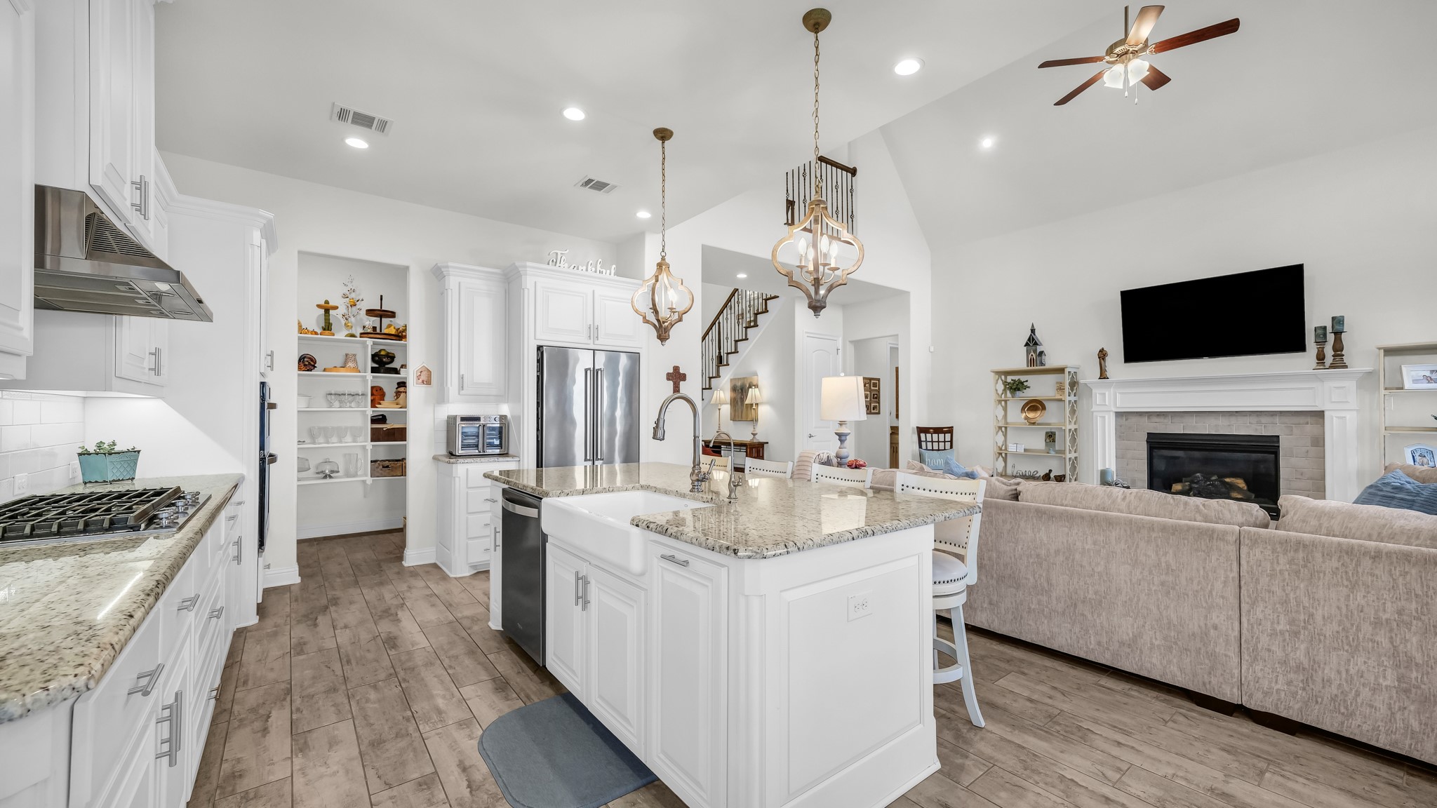 1709 E Roundtree Circle, Fort Worth, TX, 76008