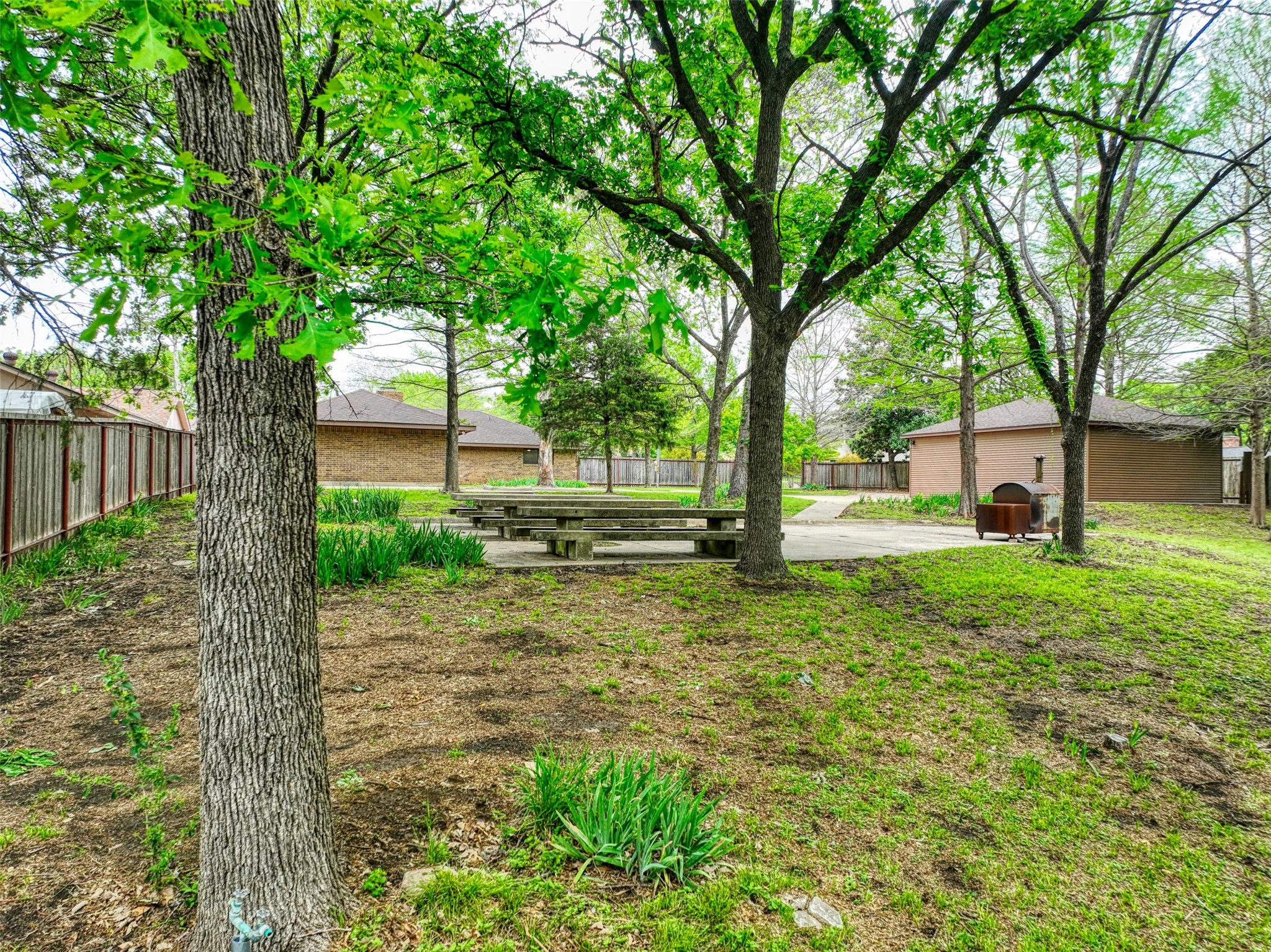 Property photo 04 of 306 Larry Drive, Duncanville, TX 75137 | MLS #21229044
