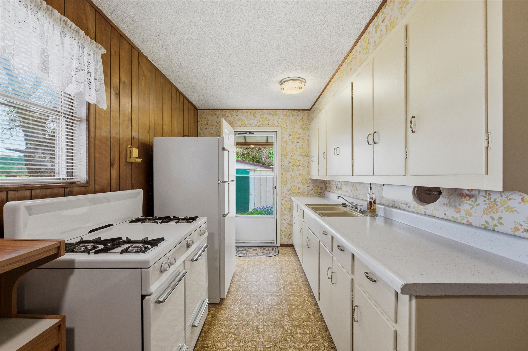 101 S Frio Court, Weatherford, TX, 76087