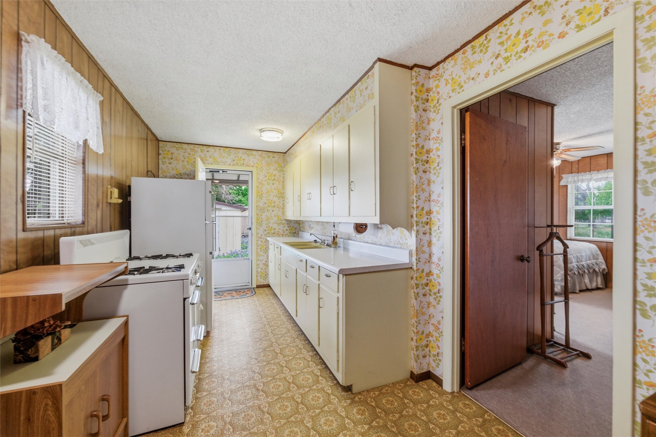 101 S Frio Court, Weatherford, TX, 76087