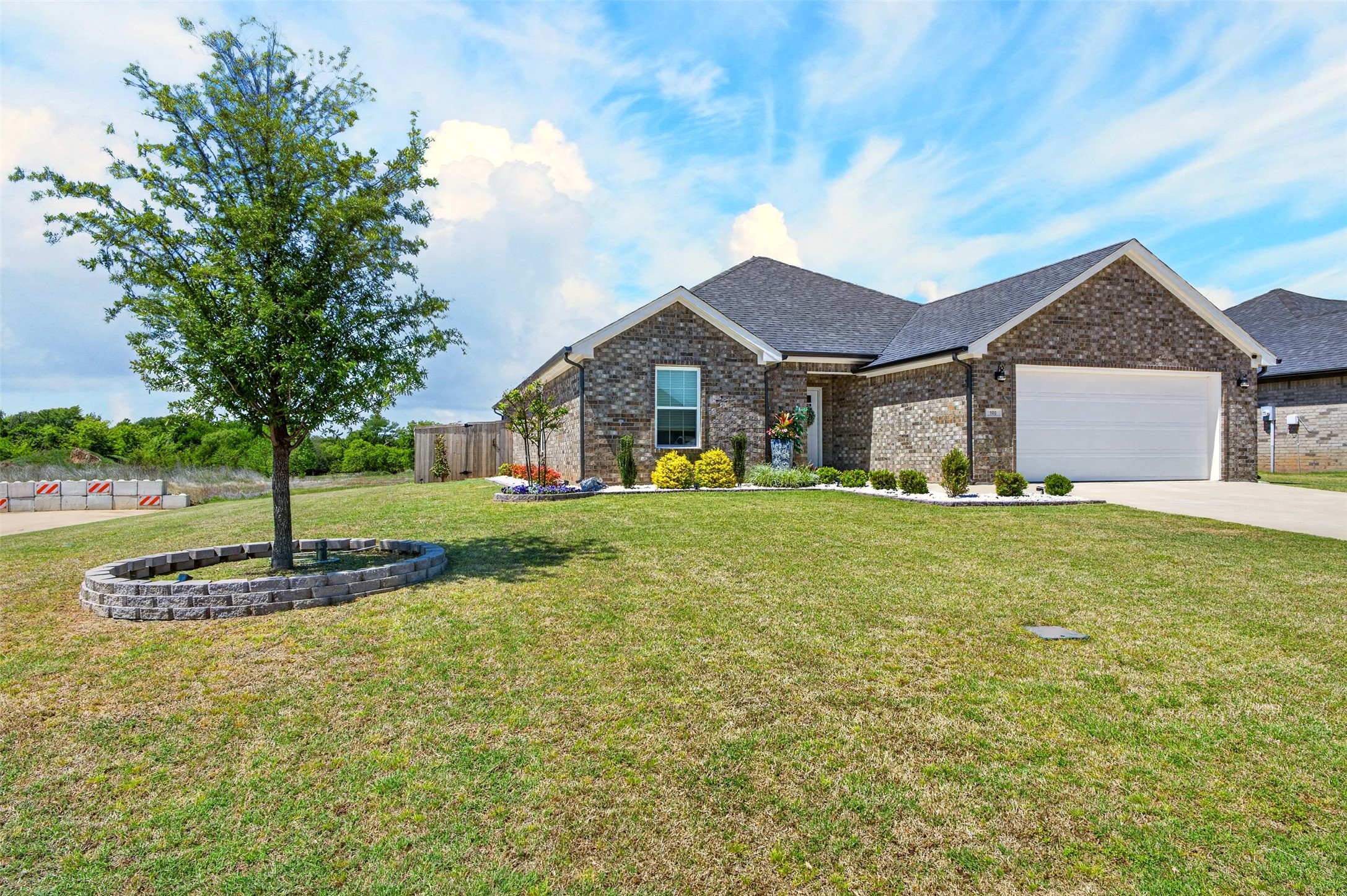Property photo 01 of 100 Midway Meadows, Pottsboro, TX 75076 | MLS #21229266