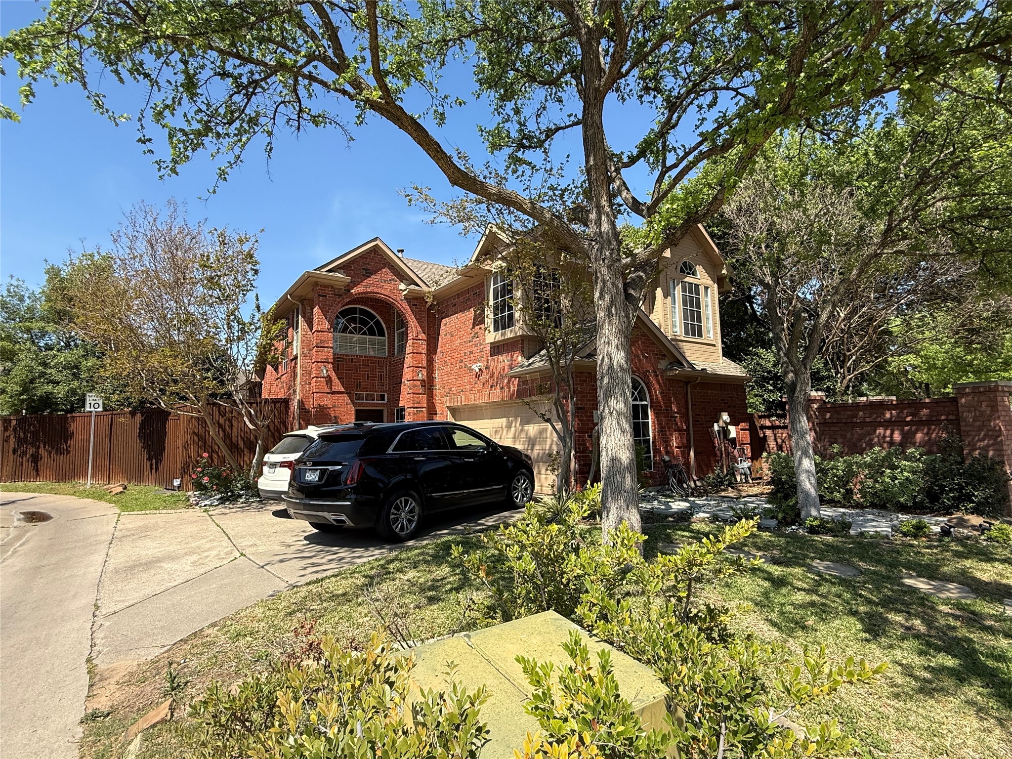 Property photo 02 of 196 Cove Drive, Coppell, TX 75019 | MLS #21229312