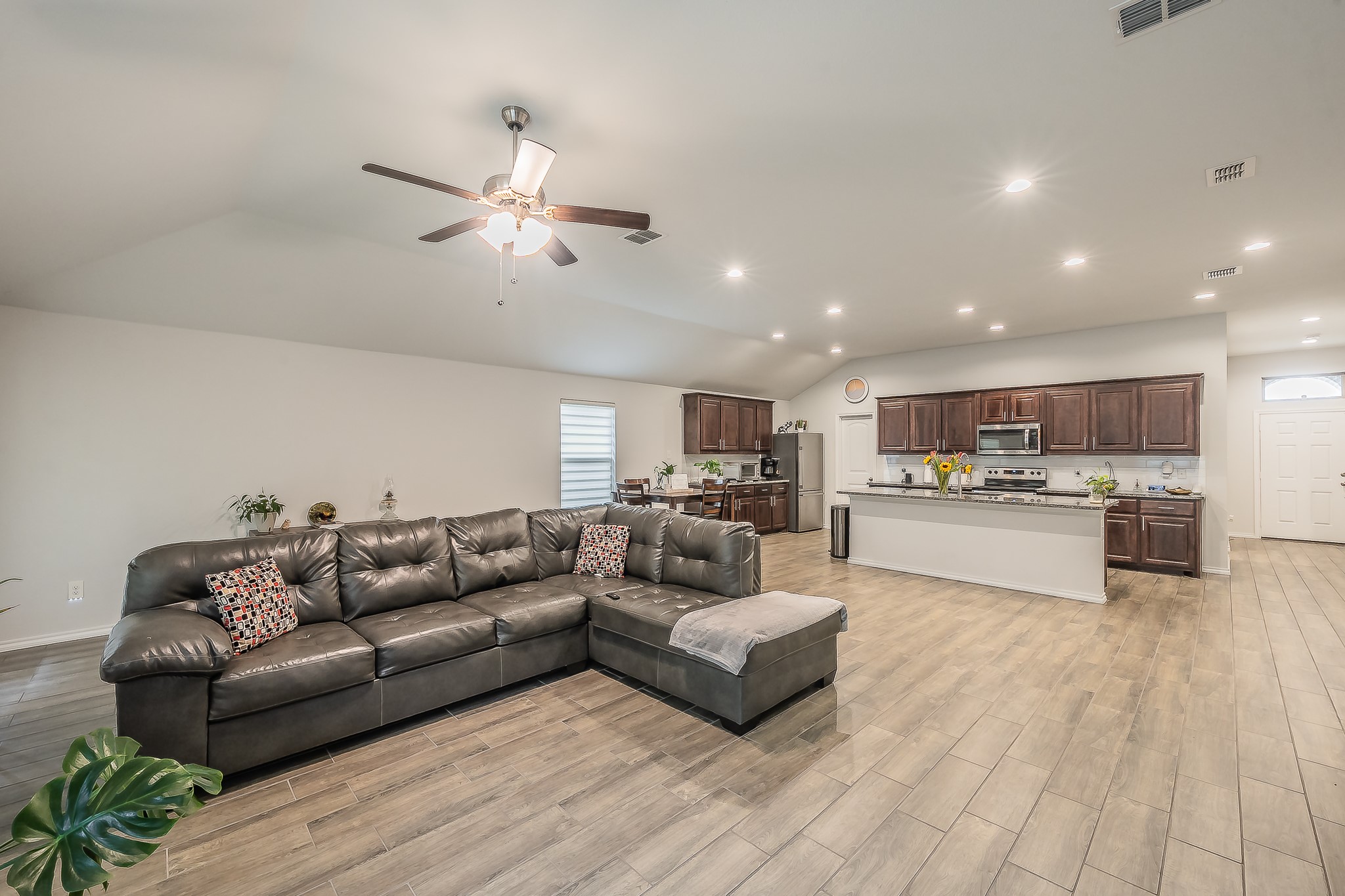 9916 Mescalbean Boulevard, Fort Worth, TX, 76036