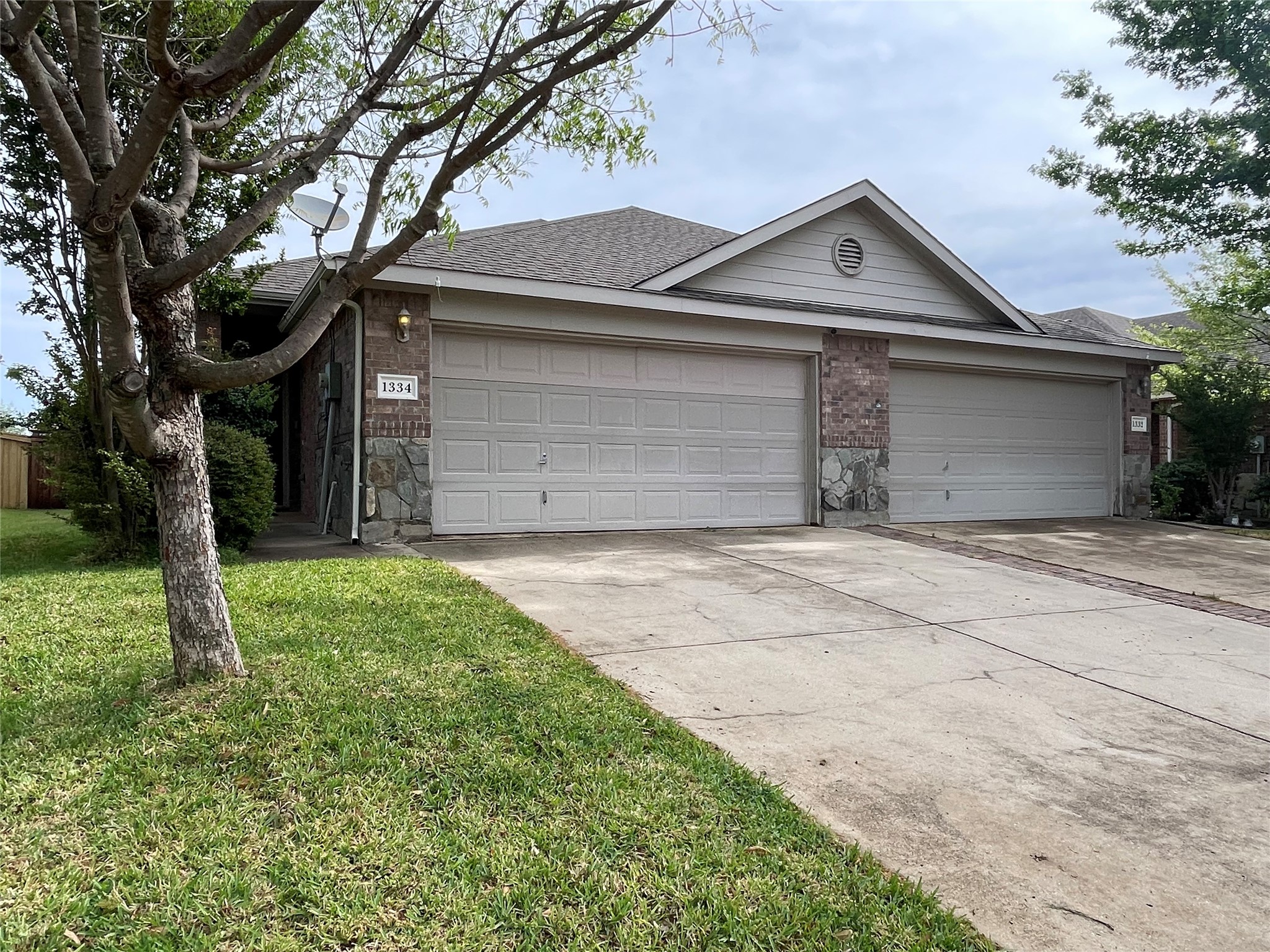 Property photo 01 of 1334 Piedmont Drive, Mansfield, TX 76063 | MLS #21229473