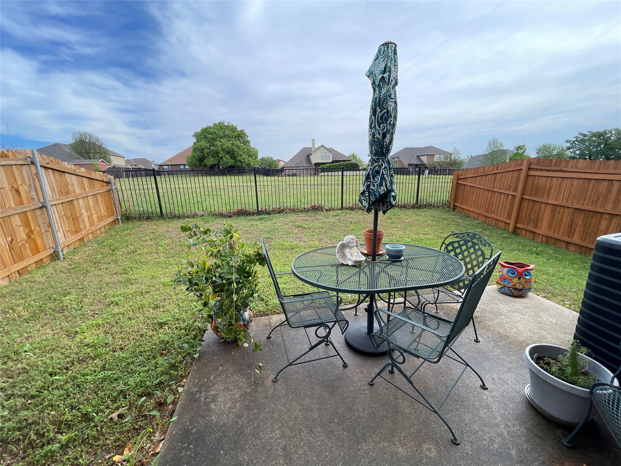 Property photo 04 of 1334 Piedmont Drive, Mansfield, TX 76063 | MLS #21229473