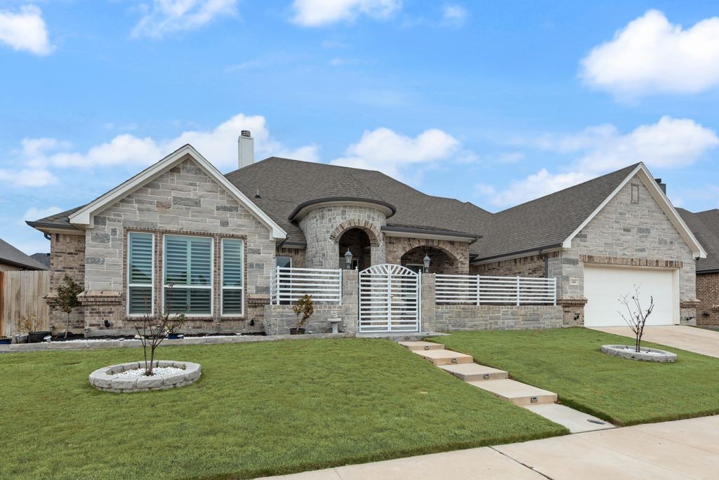 1424 Silent Springs Drive, Fort Worth, TX, 76052