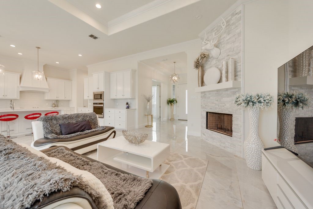1424 Silent Springs Drive, Fort Worth, TX, 76052