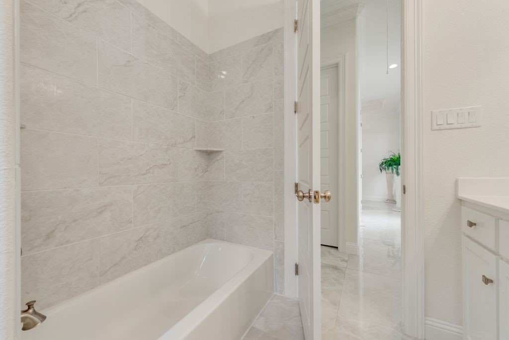 1424 Silent Springs Drive, Fort Worth, TX, 76052