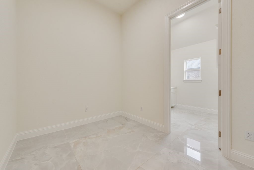 1424 Silent Springs Drive, Fort Worth, TX, 76052