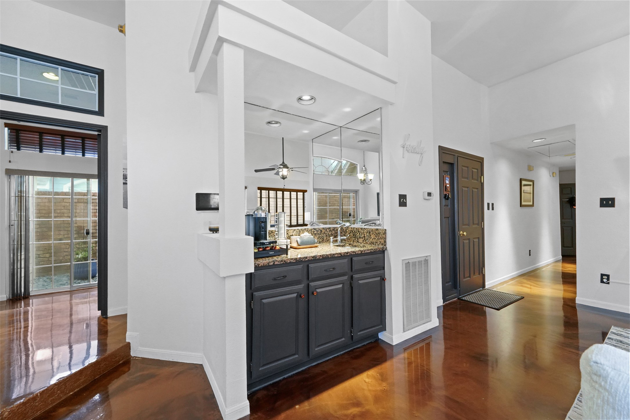 411 Red River Trail, Irving, TX, 75063