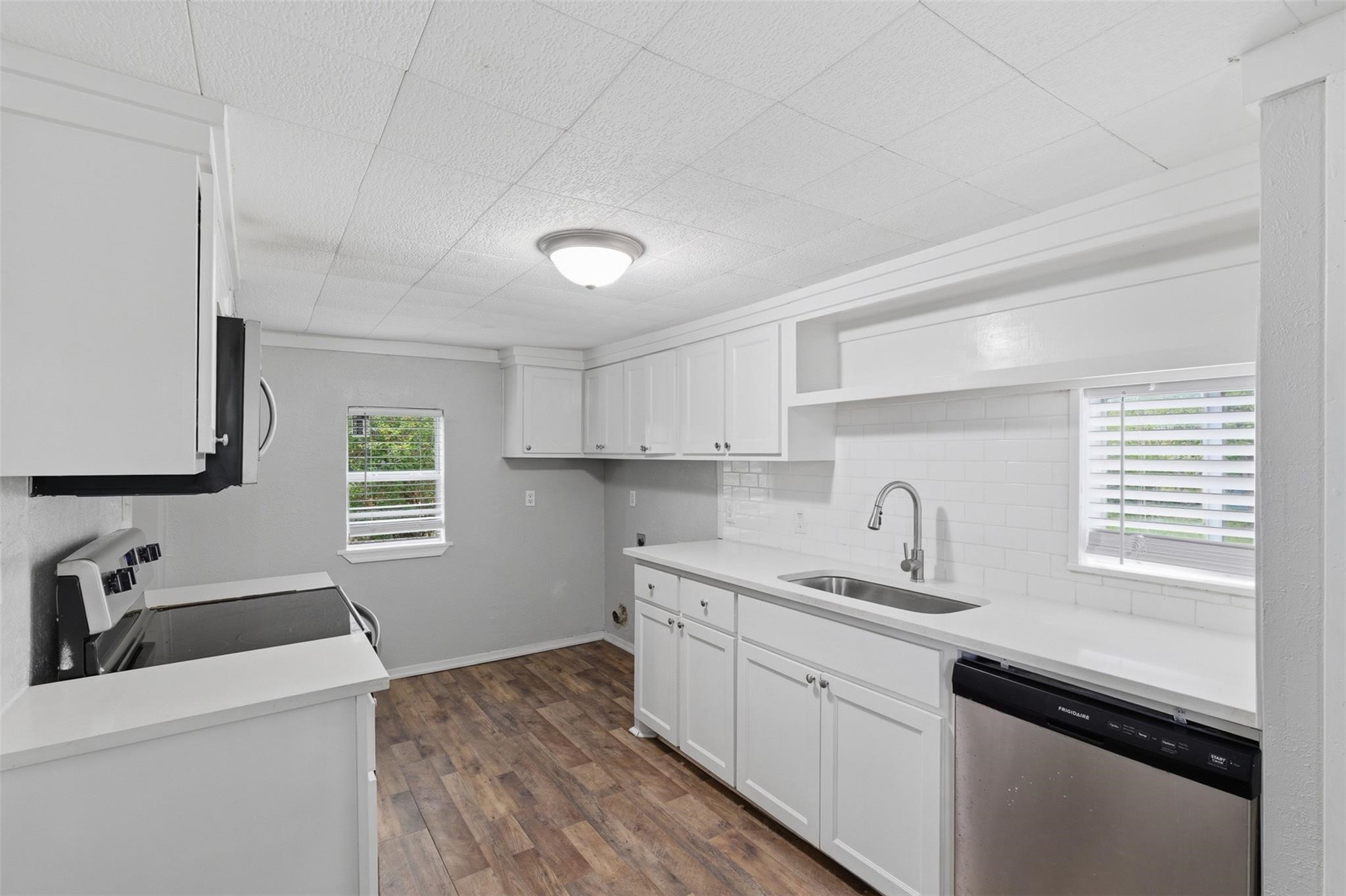 127 E Walker Street, Denison, TX, 75021