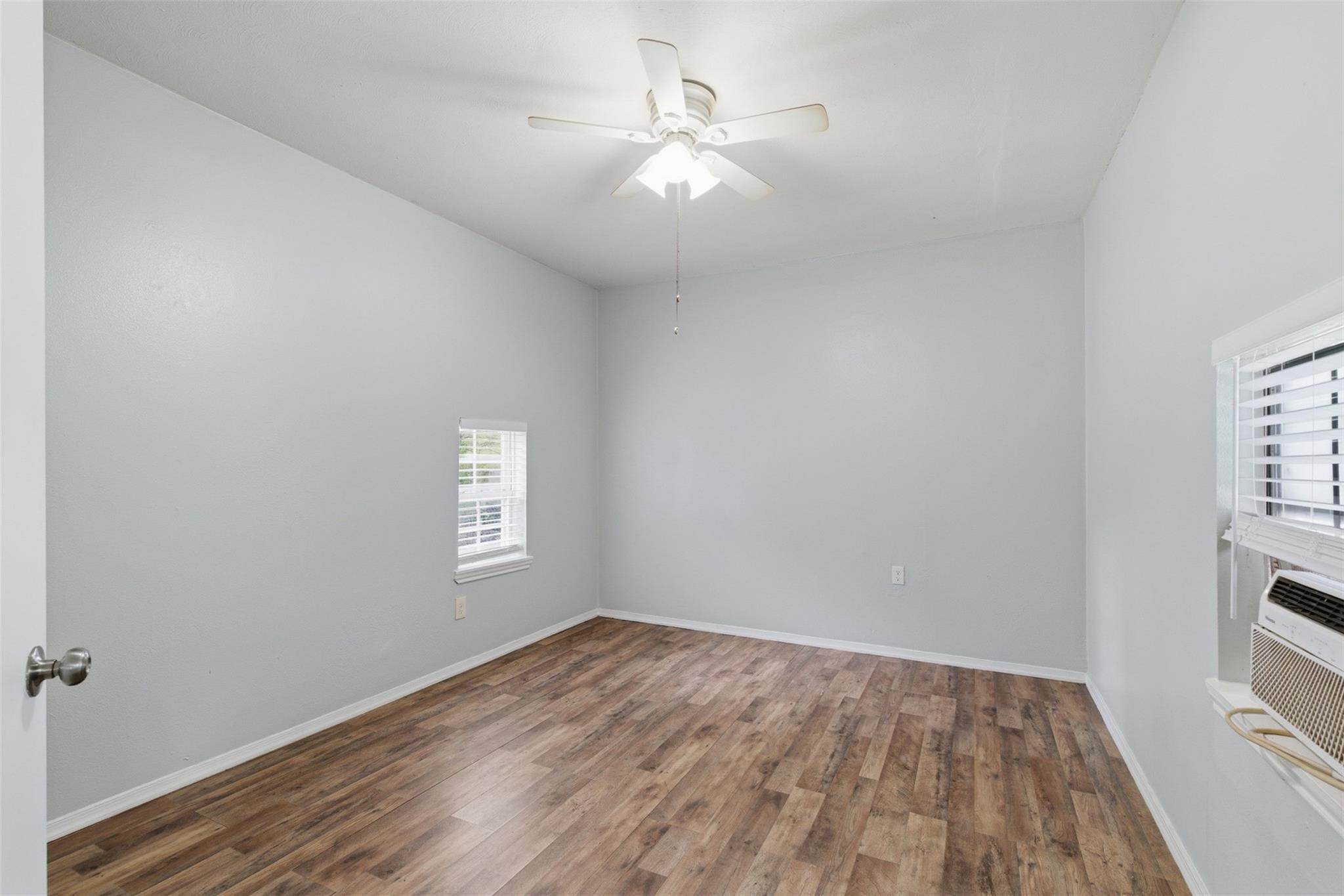 127 E Walker Street, Denison, TX, 75021