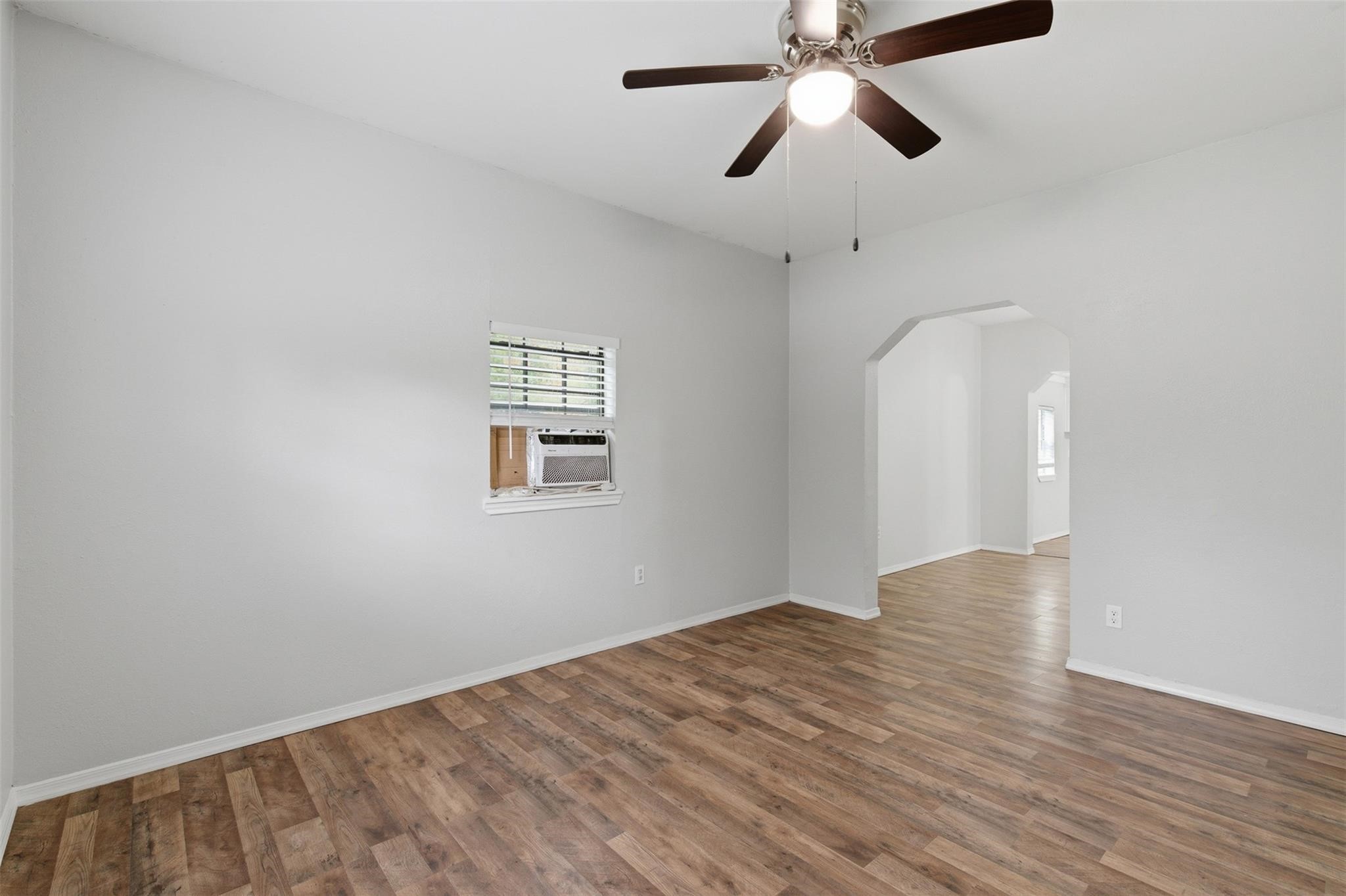 127 E Walker Street, Denison, TX, 75021
