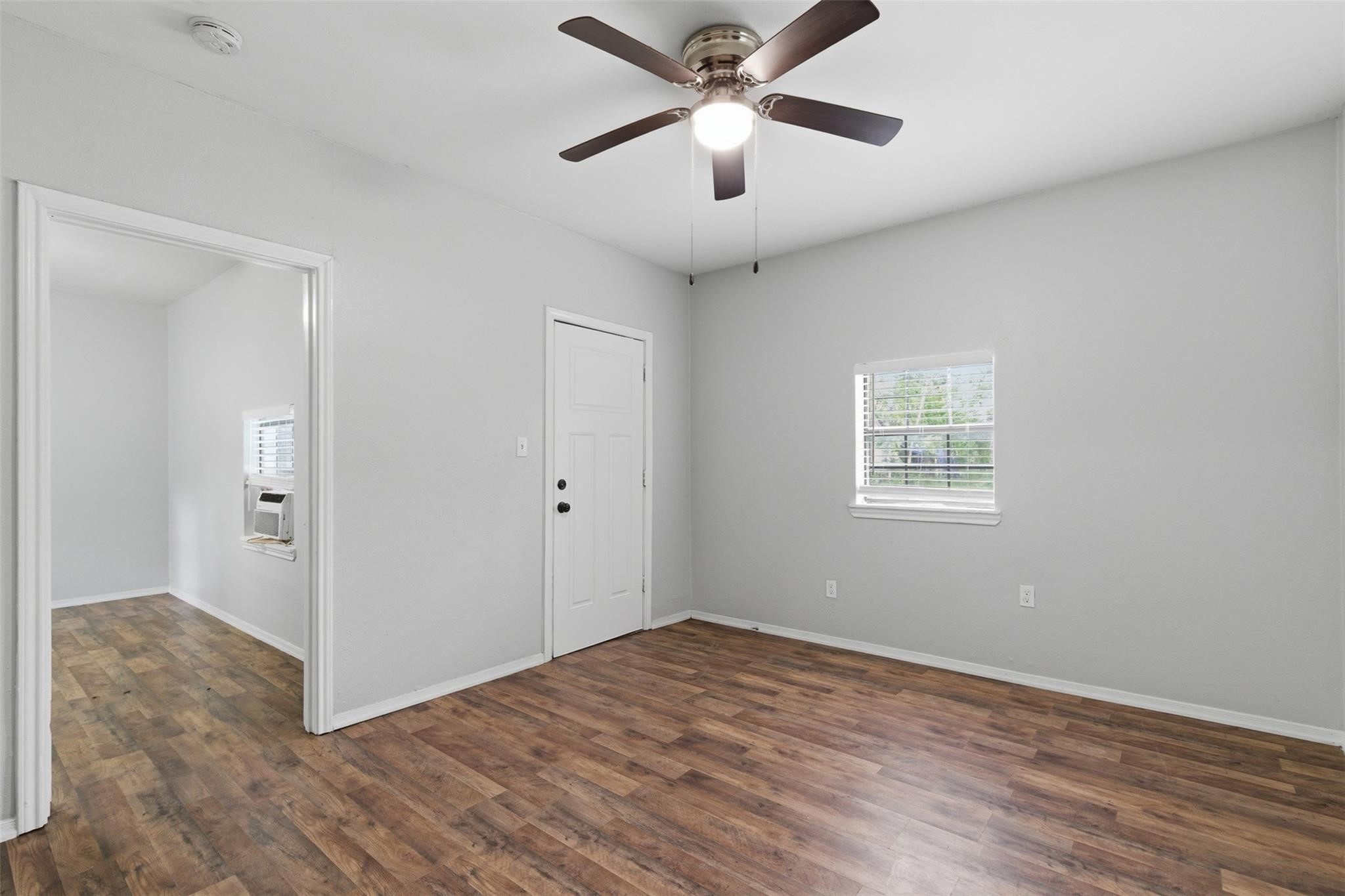 127 E Walker Street, Denison, TX, 75021