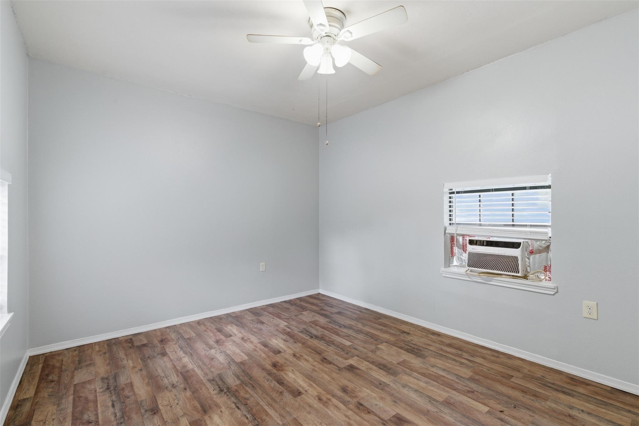 127 E Walker Street, Denison, TX, 75021