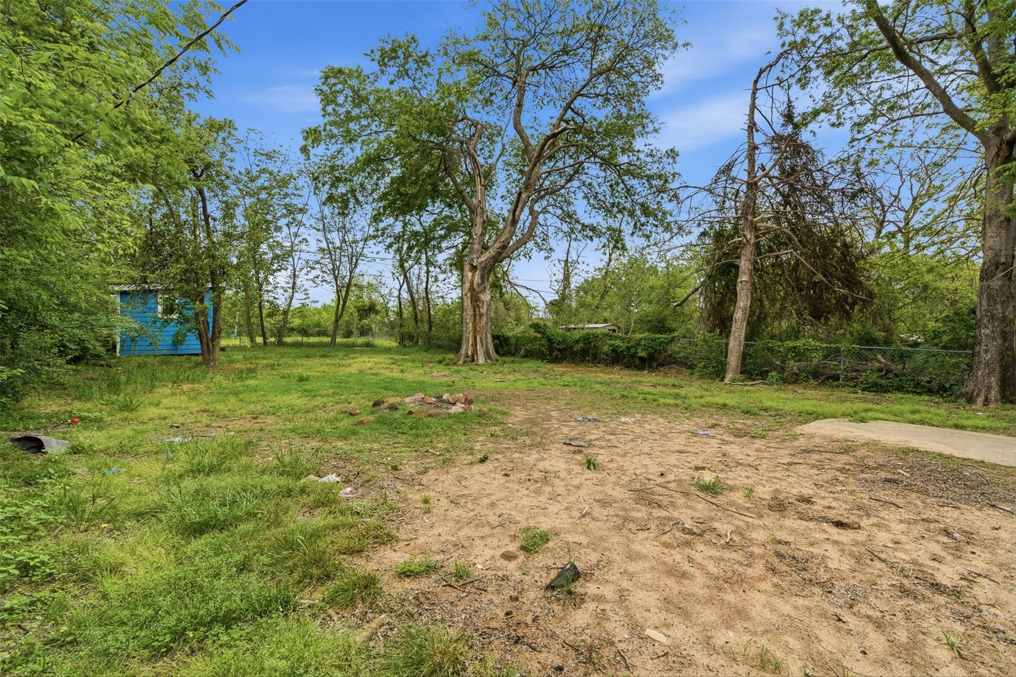 127 E Walker Street, Denison, TX, 75021