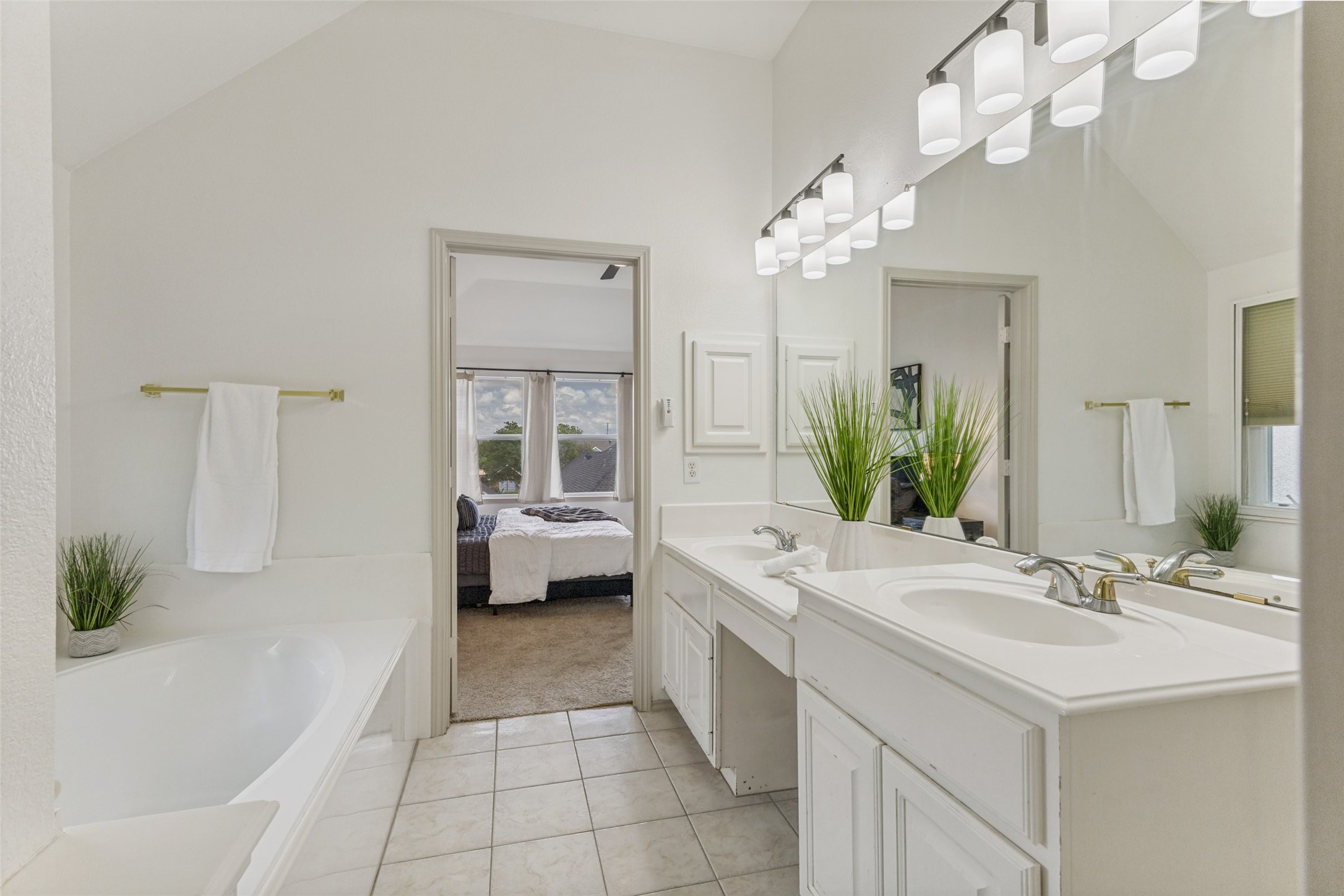 6409 Windwood Court, Fort Worth, TX, 76132