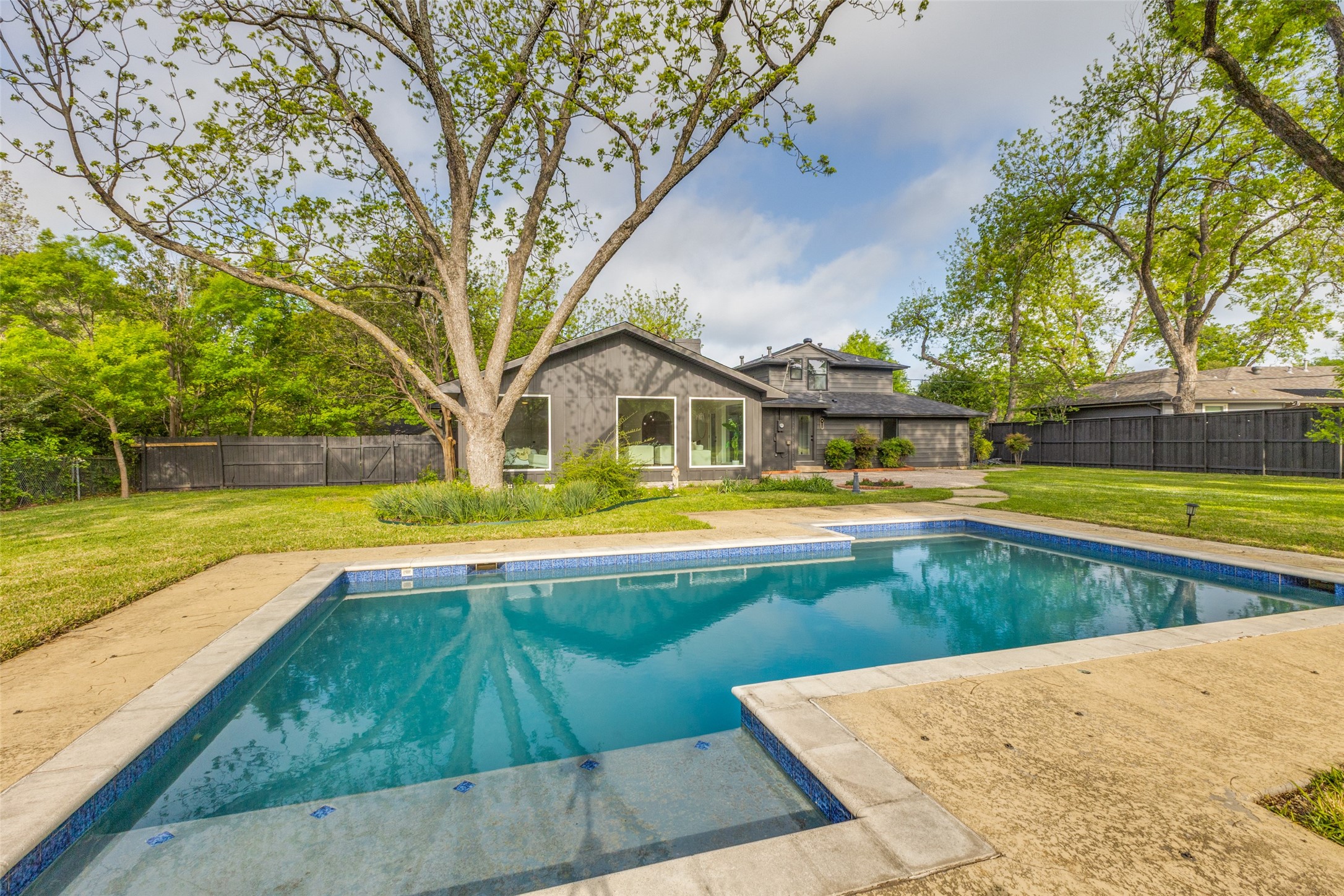 1404 El Campo Drive, Dallas, TX, 75218