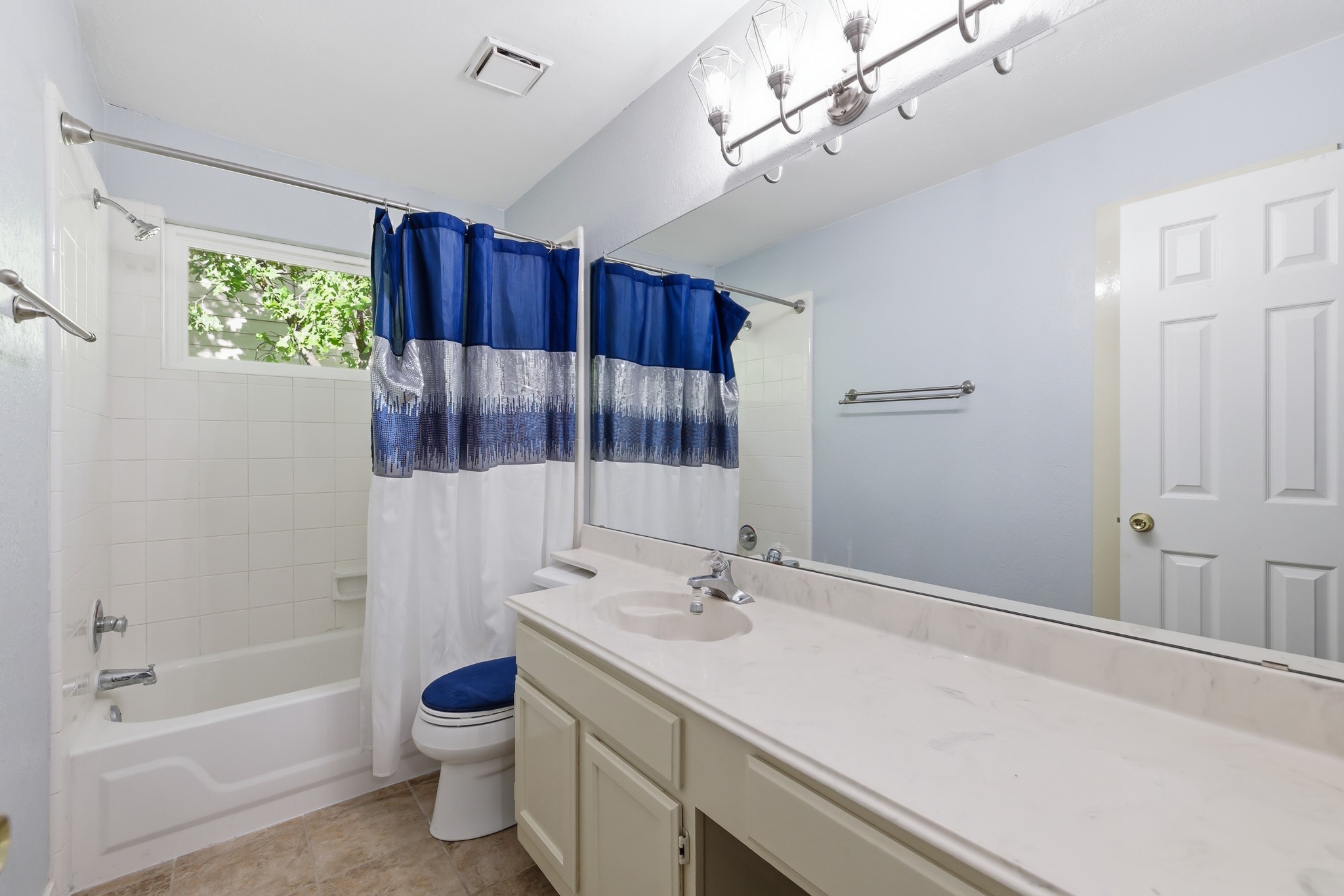 1801 Rolling Ridge Drive, Grapevine, TX, 76051