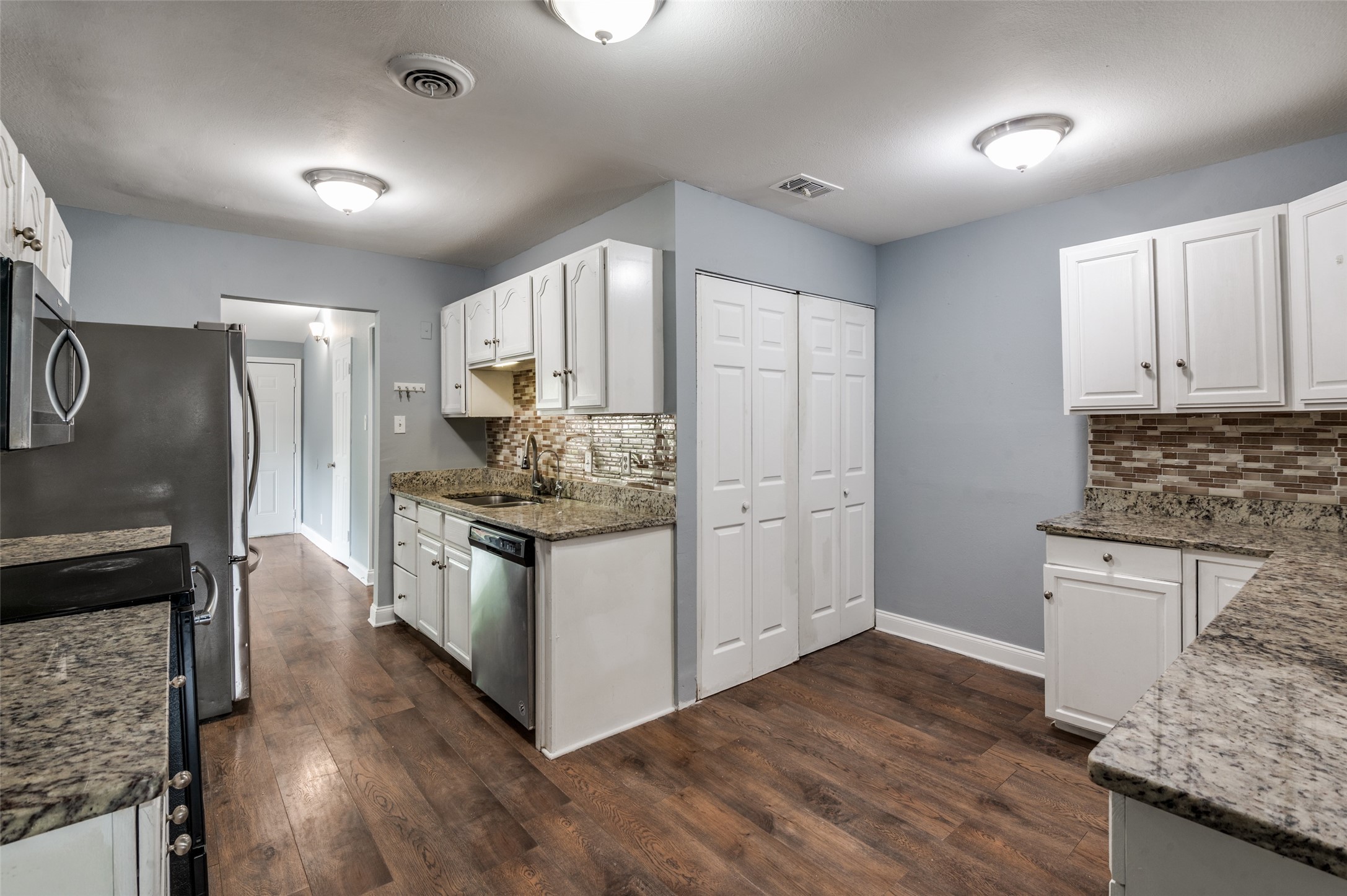 2306 Lakeland Place, Carrollton, TX, 75006