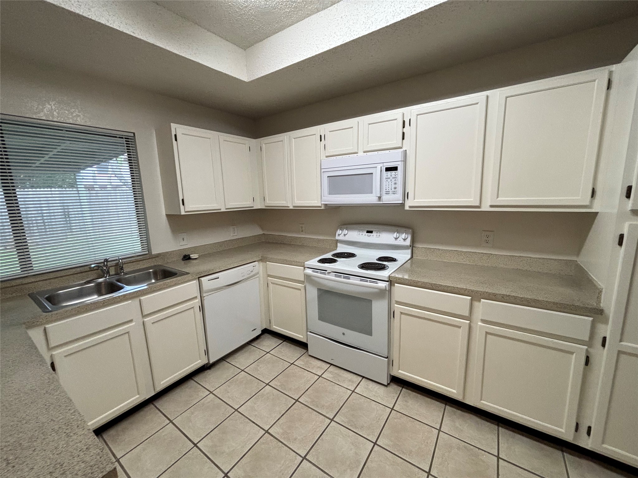 2514 Livingston Lane, Grand Prairie, TX, 75052