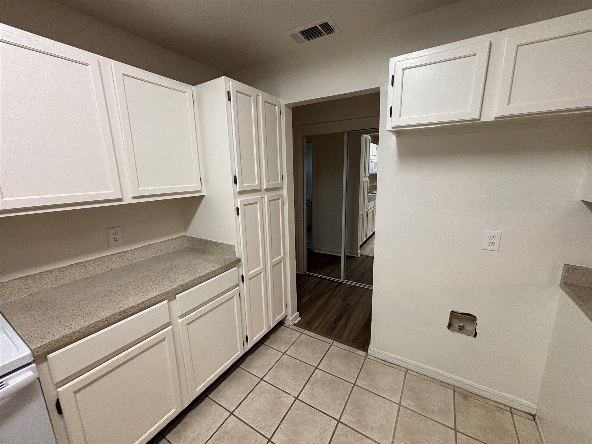 2514 Livingston Lane, Grand Prairie, TX, 75052