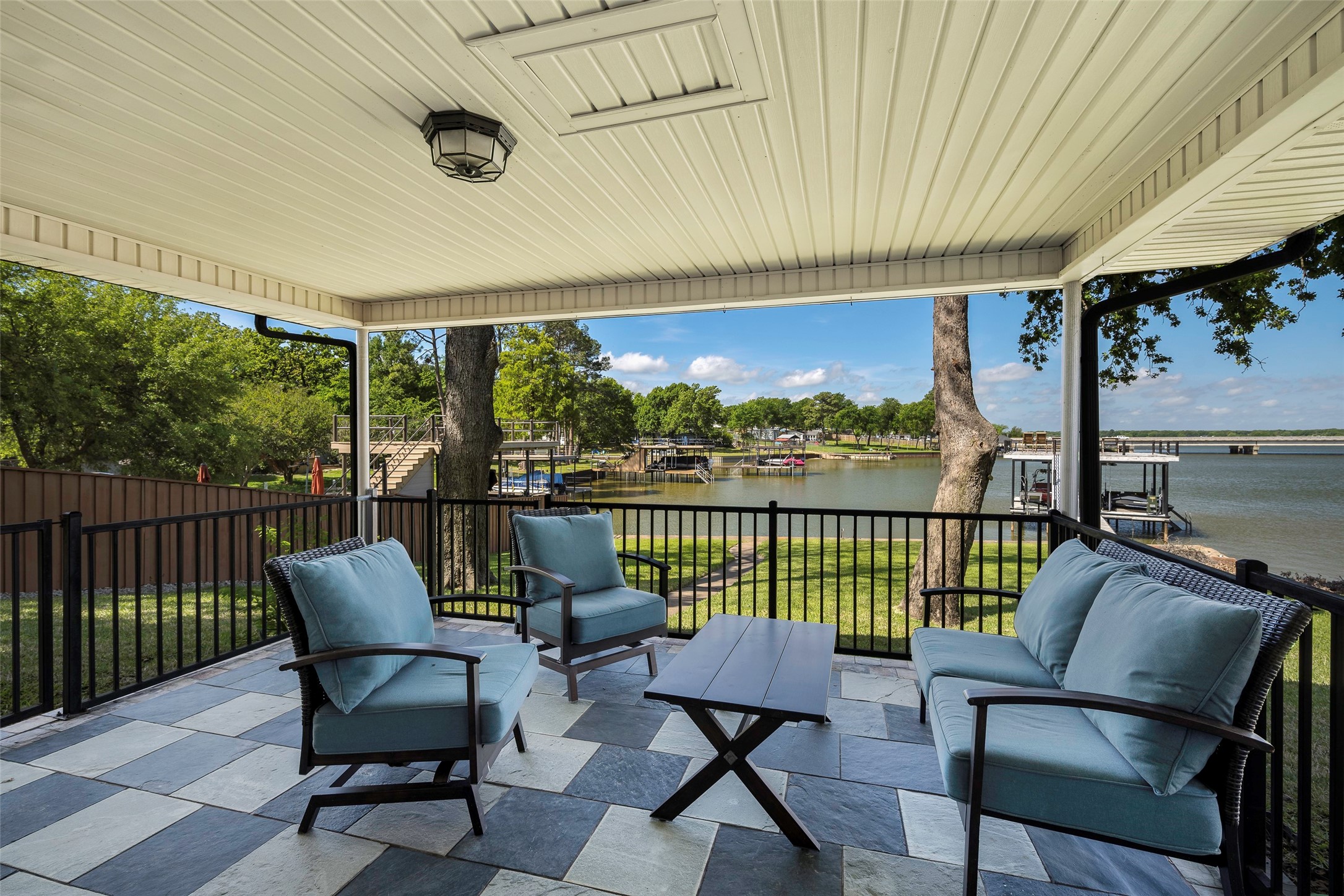 Property photo 03 of 256 Whispering Oaks Trail Payne, Springs, TX 75156 | MLS #21230704
