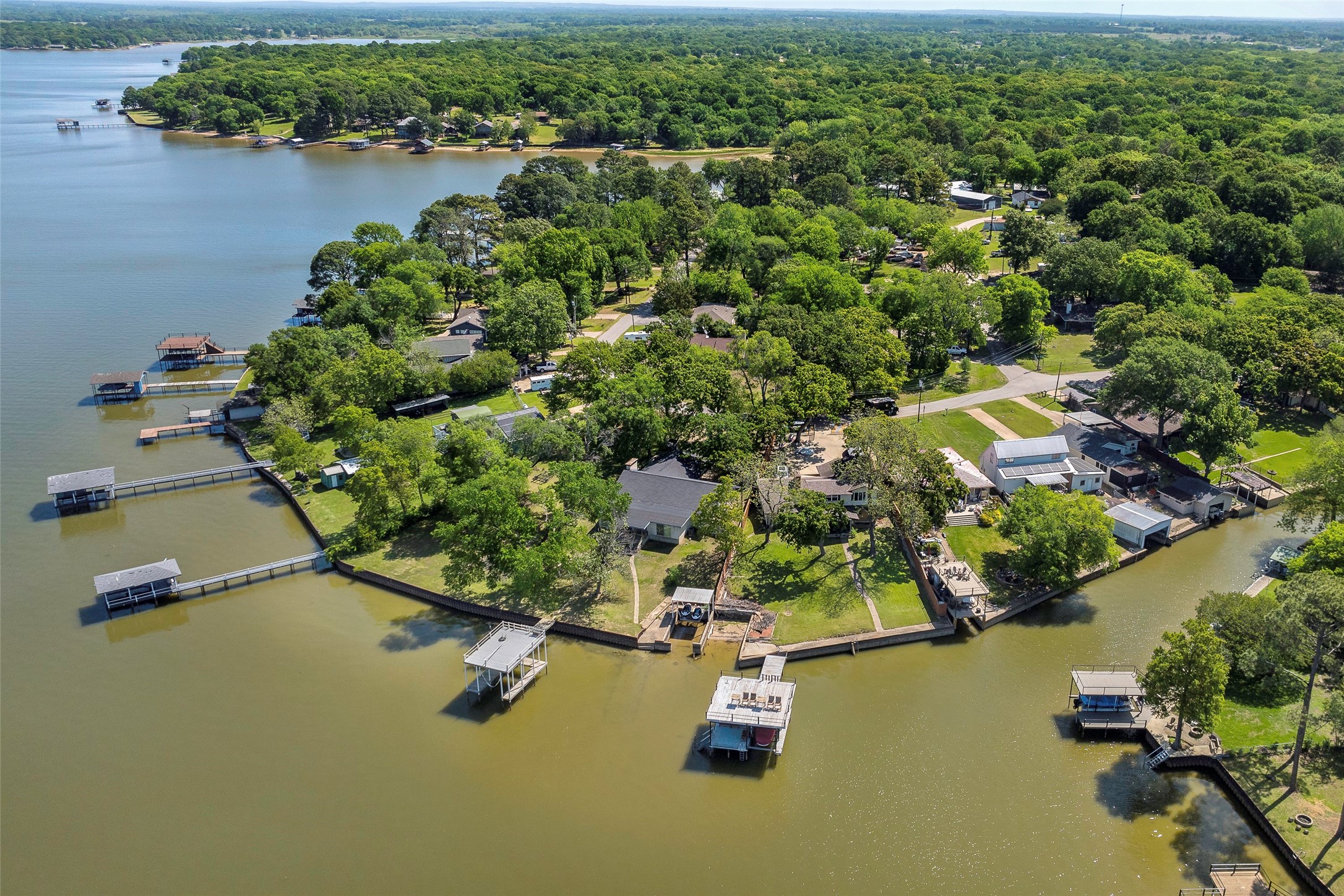 Property photo 04 of 256 Whispering Oaks Trail Payne, Springs, TX 75156 | MLS #21230704