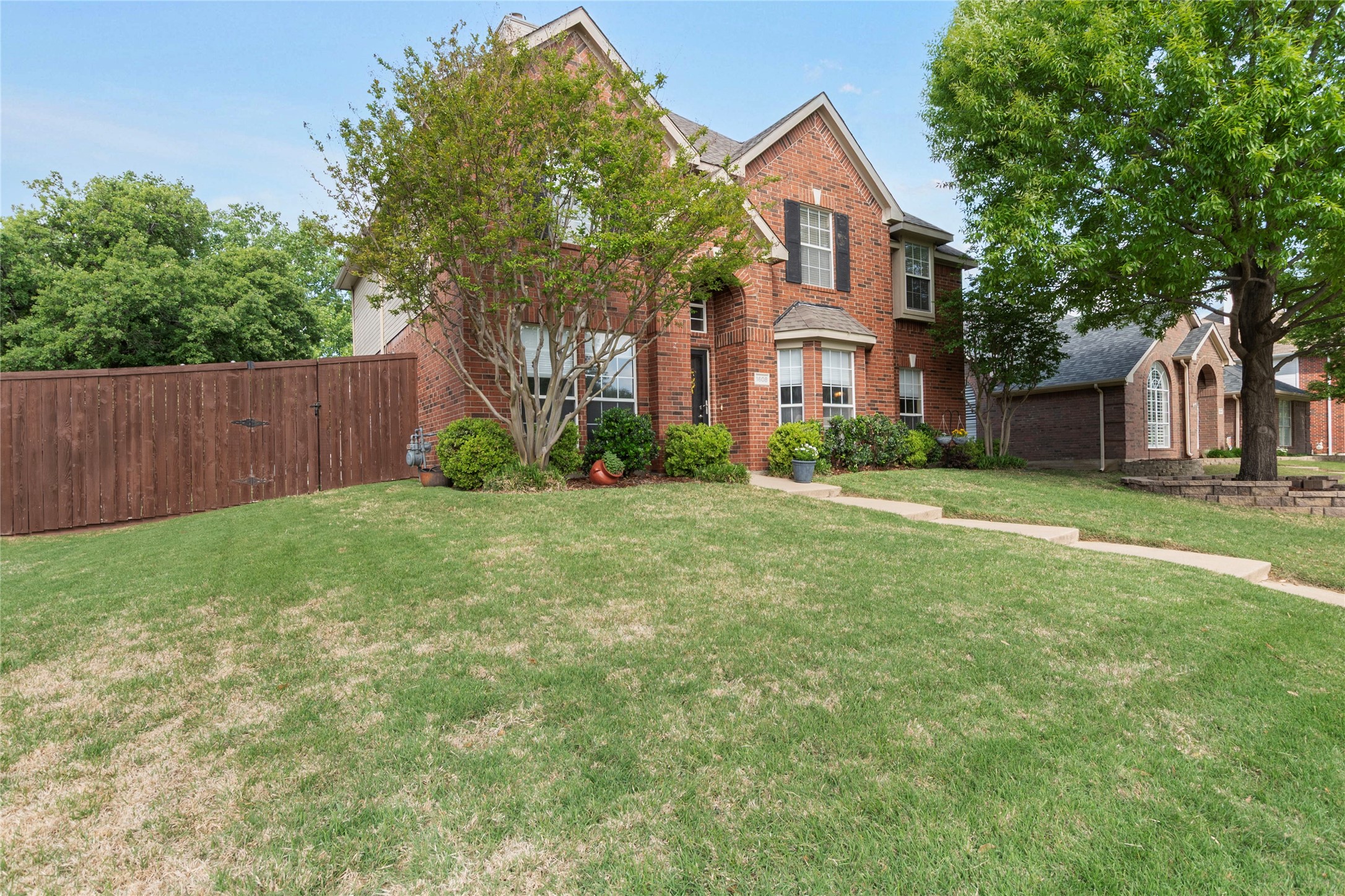 Property photo 02 of 1608 Mountain Laurel Drive, Keller, TX 76248 | MLS #21230717