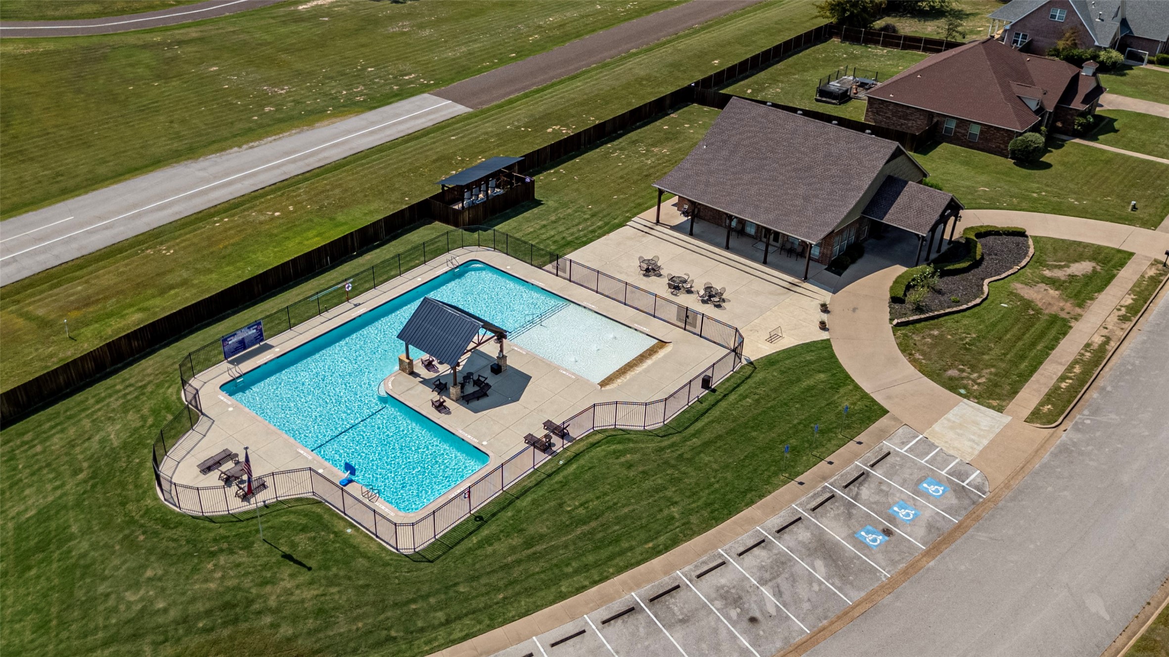 585 Imagine Drive, Lindale, TX, 75771
