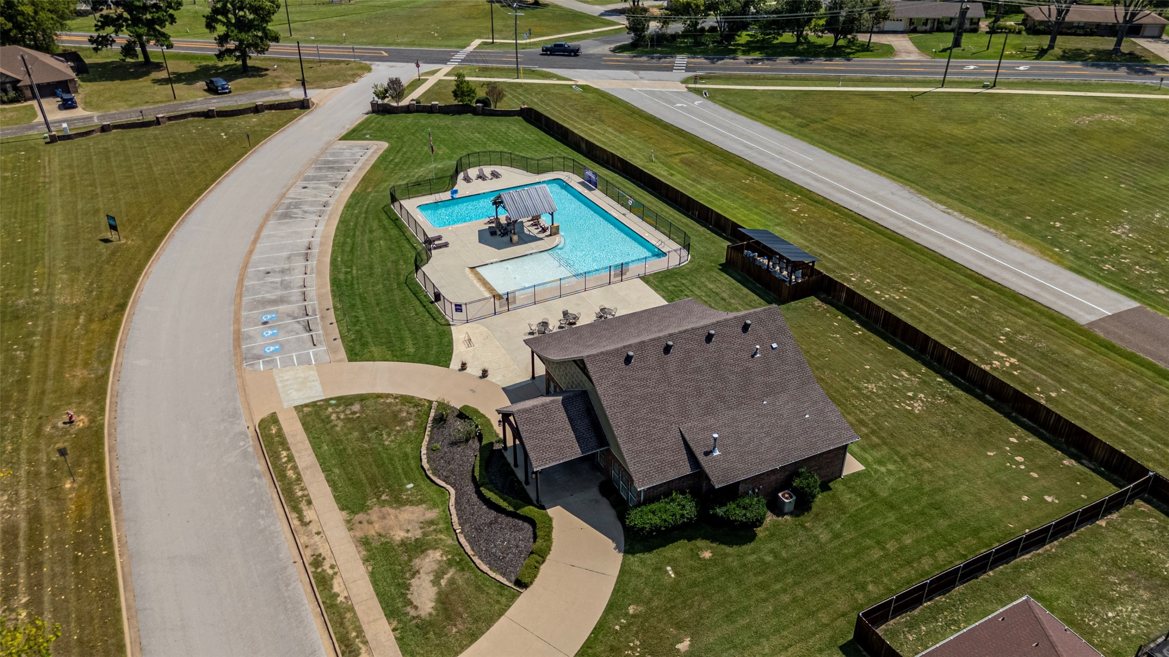 585 Imagine Drive, Lindale, TX, 75771