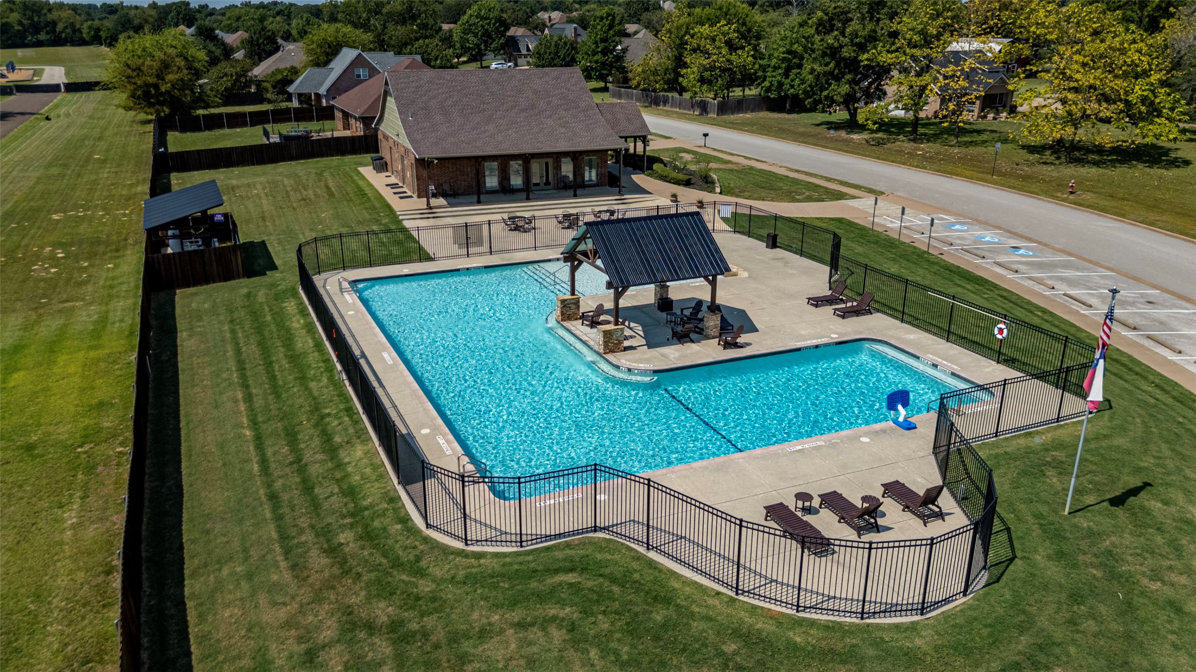 585 Imagine Drive, Lindale, TX, 75771