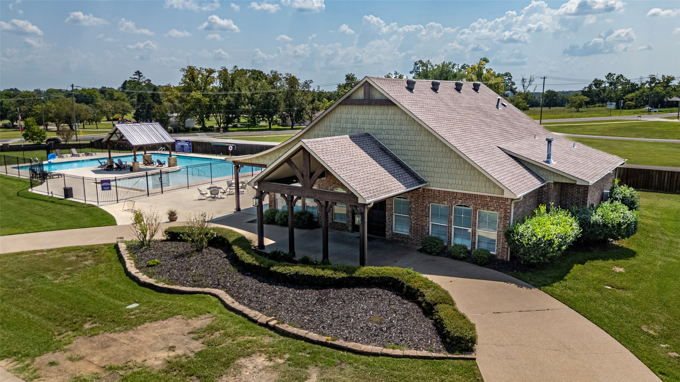 585 Imagine Drive, Lindale, TX, 75771