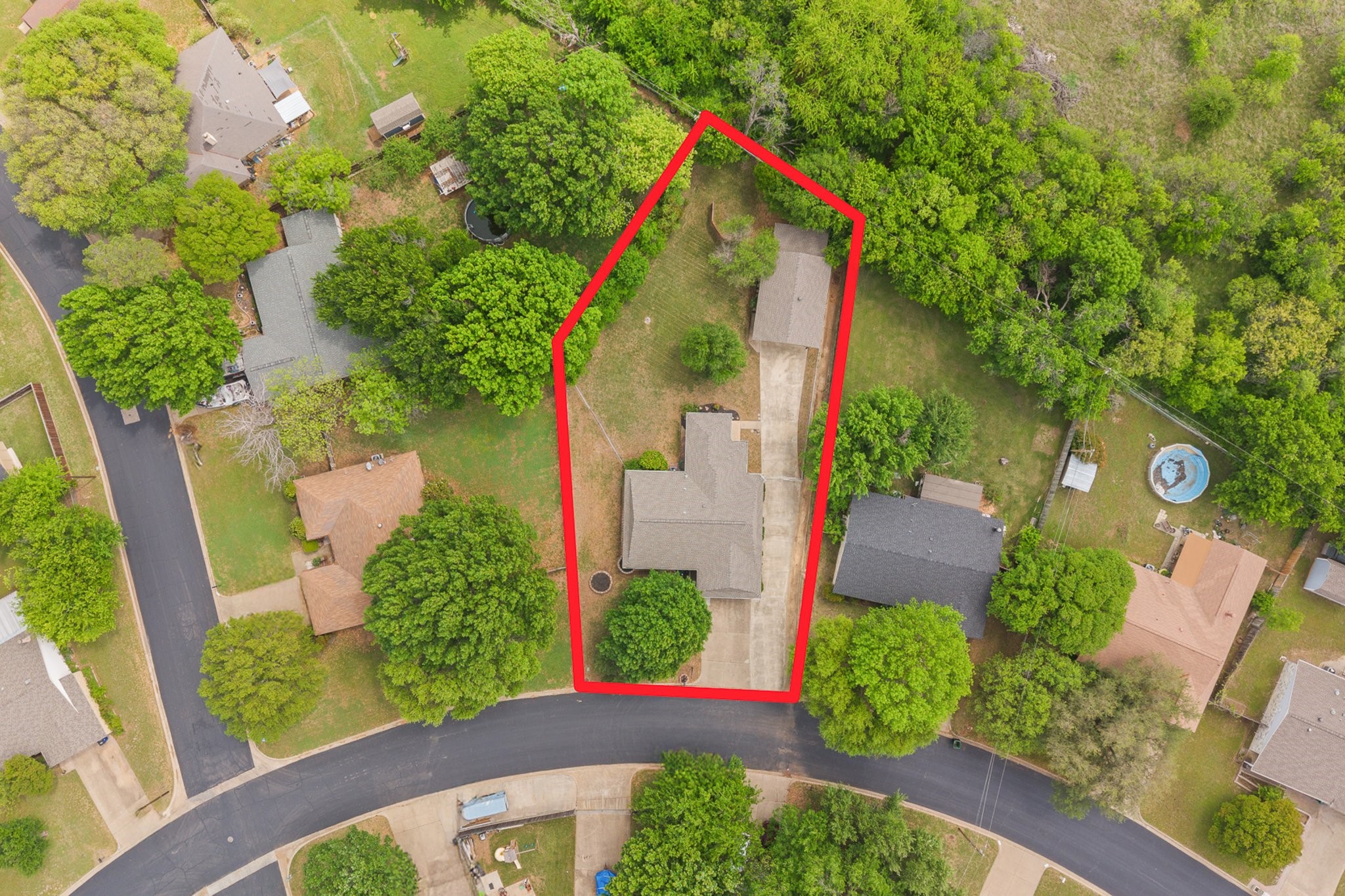 Property photo 04 of 605 Owens Drive, Crowley, TX 76036 | MLS #21231301