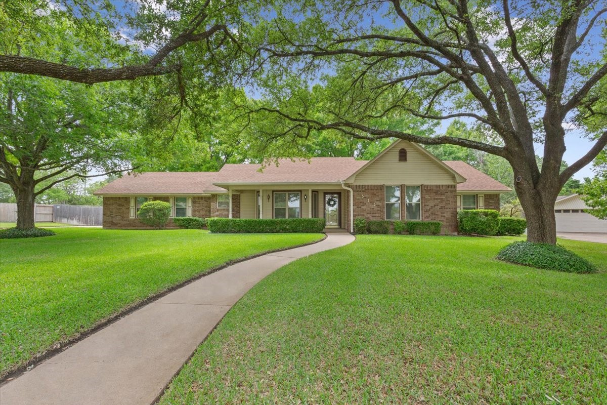 512 Dal Paso Drive, Robinson, TX, 76706