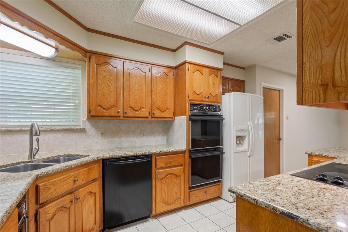 512 Dal Paso Drive, Robinson, TX, 76706