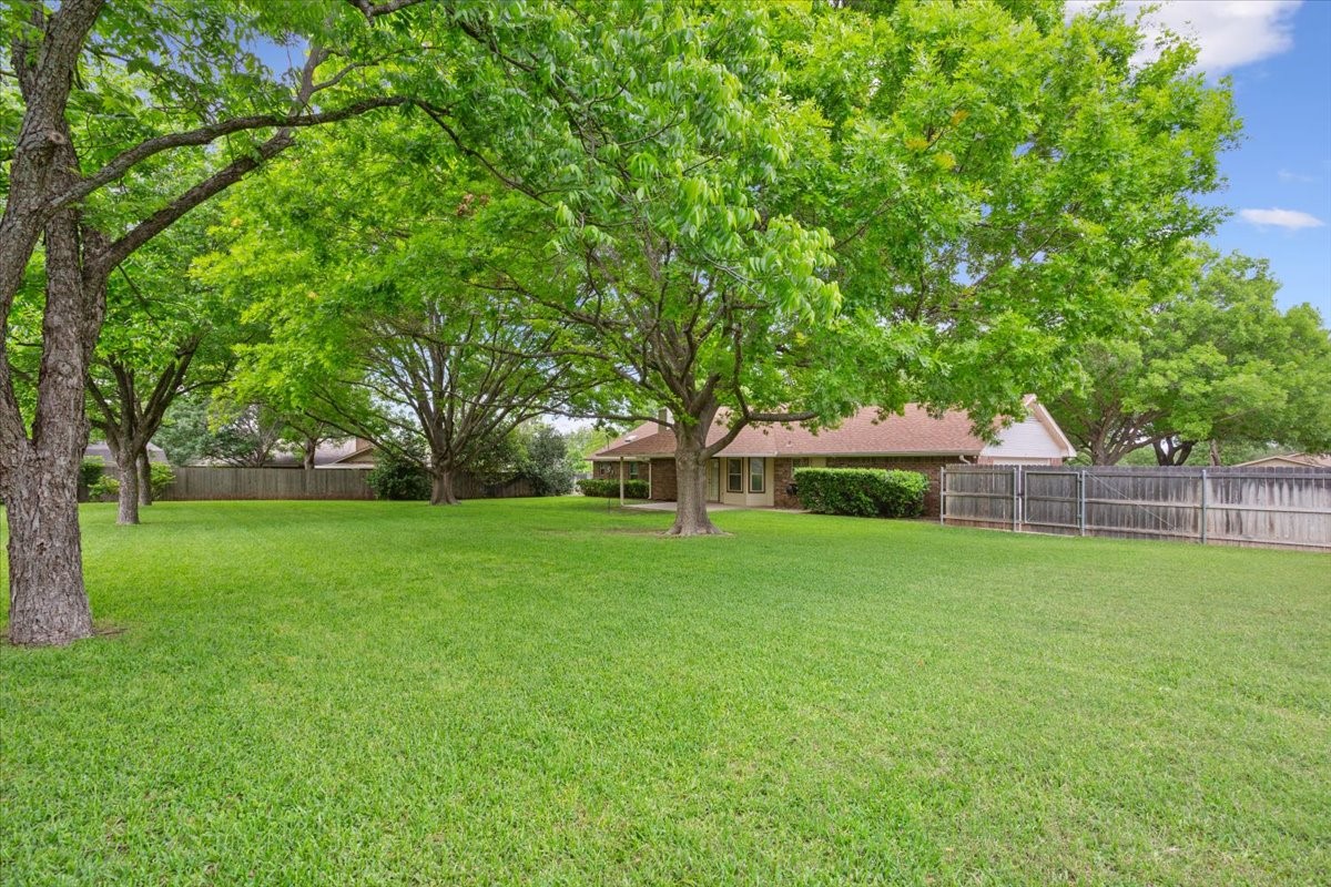 512 Dal Paso Drive, Robinson, TX, 76706