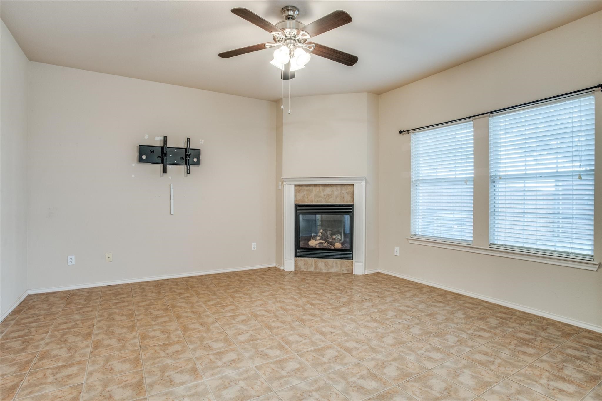 187 Castleridge Drive UNIT&nbsp;B, Little Elm, TX, 75068