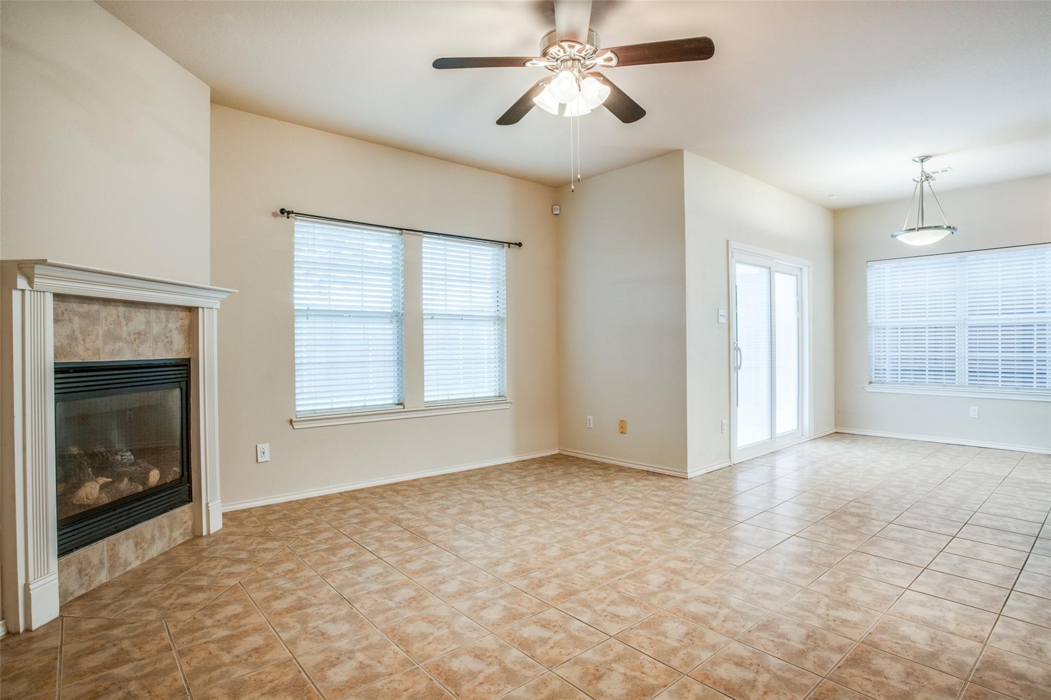 187 Castleridge Drive UNIT&nbsp;B, Little Elm, TX, 75068